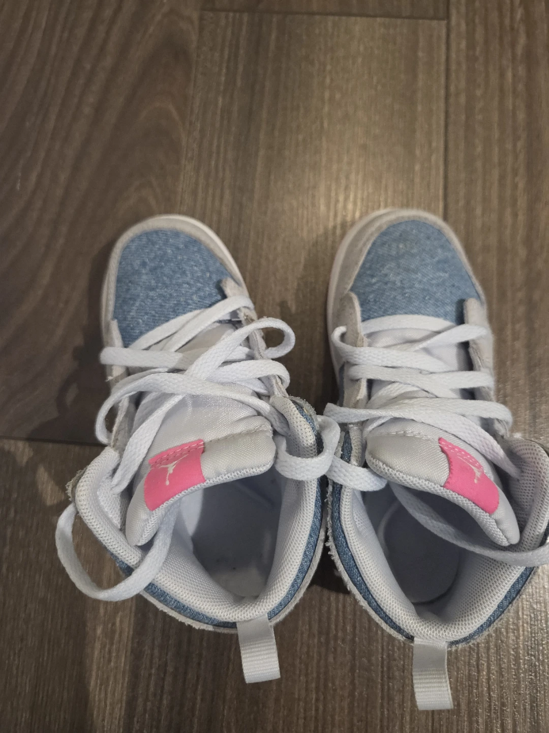 Jordan AJ1 toddler sneakers - photo 5