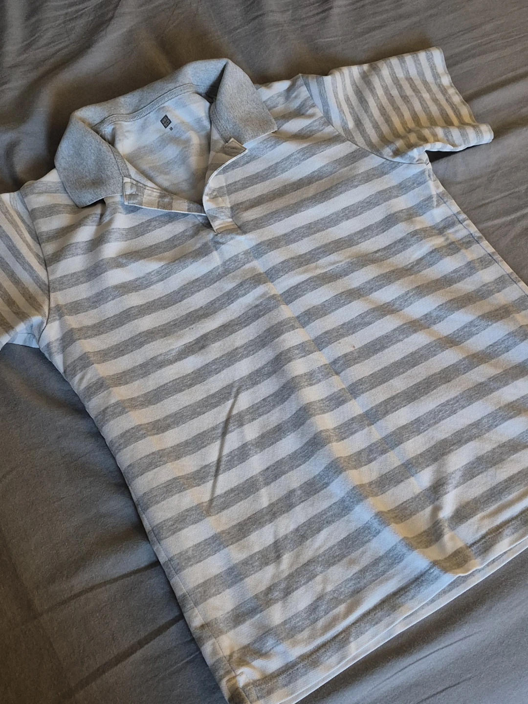 kids Uniqlo13 light Grey and white stripped collar shirt - photo 4