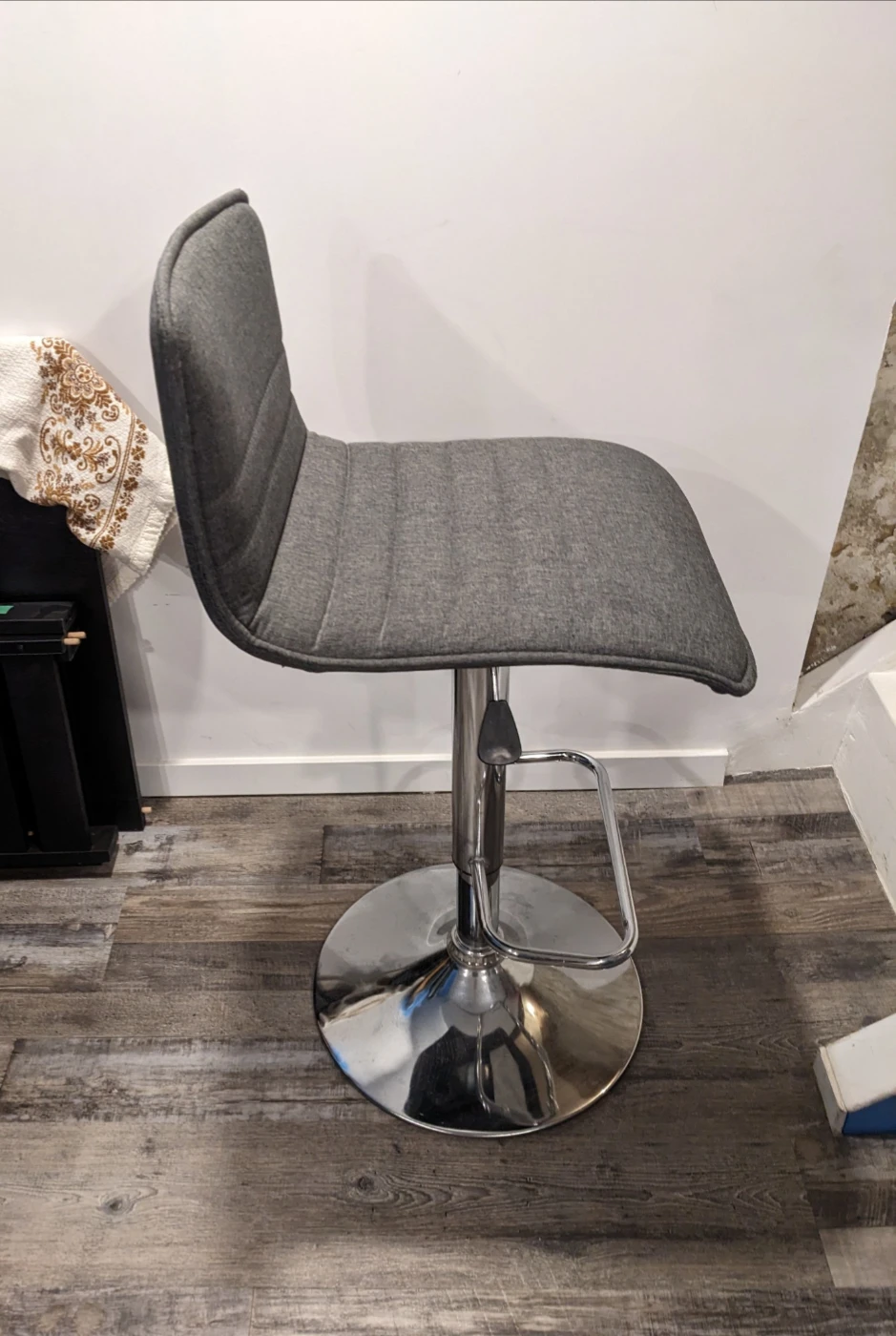 2 x Grey Adjustable Bar Stool - photo 2