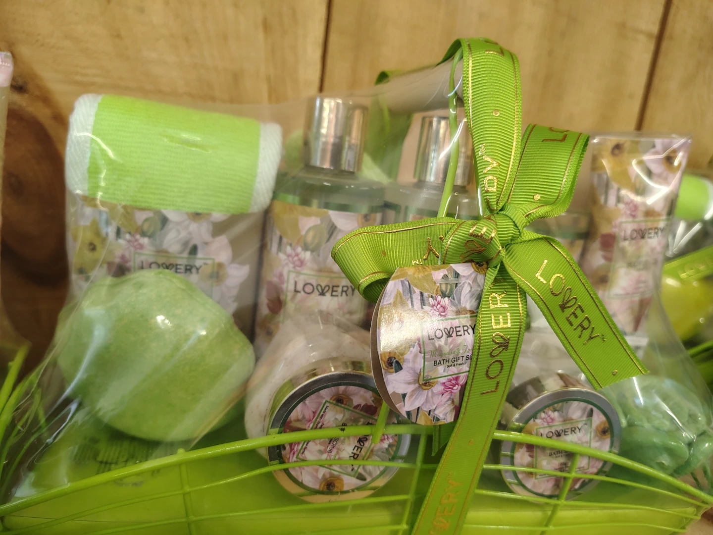 Lovey Bath Gift Set Basket - photo 4