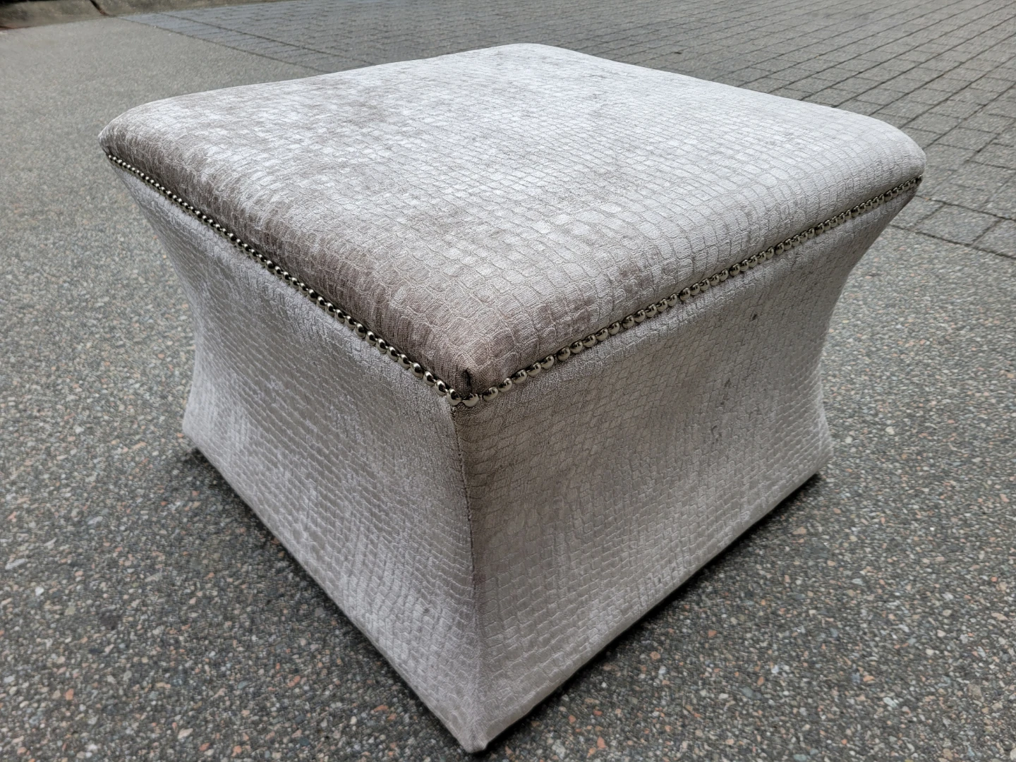 Beautiful Square Upholstered Ottoman - 24"x24" Top, 18" High - photo 2