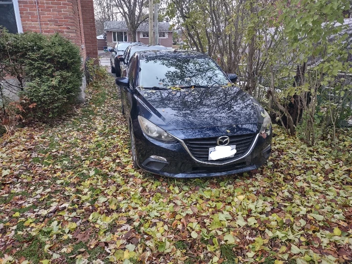 Mazda 3 Sedan - photo 4