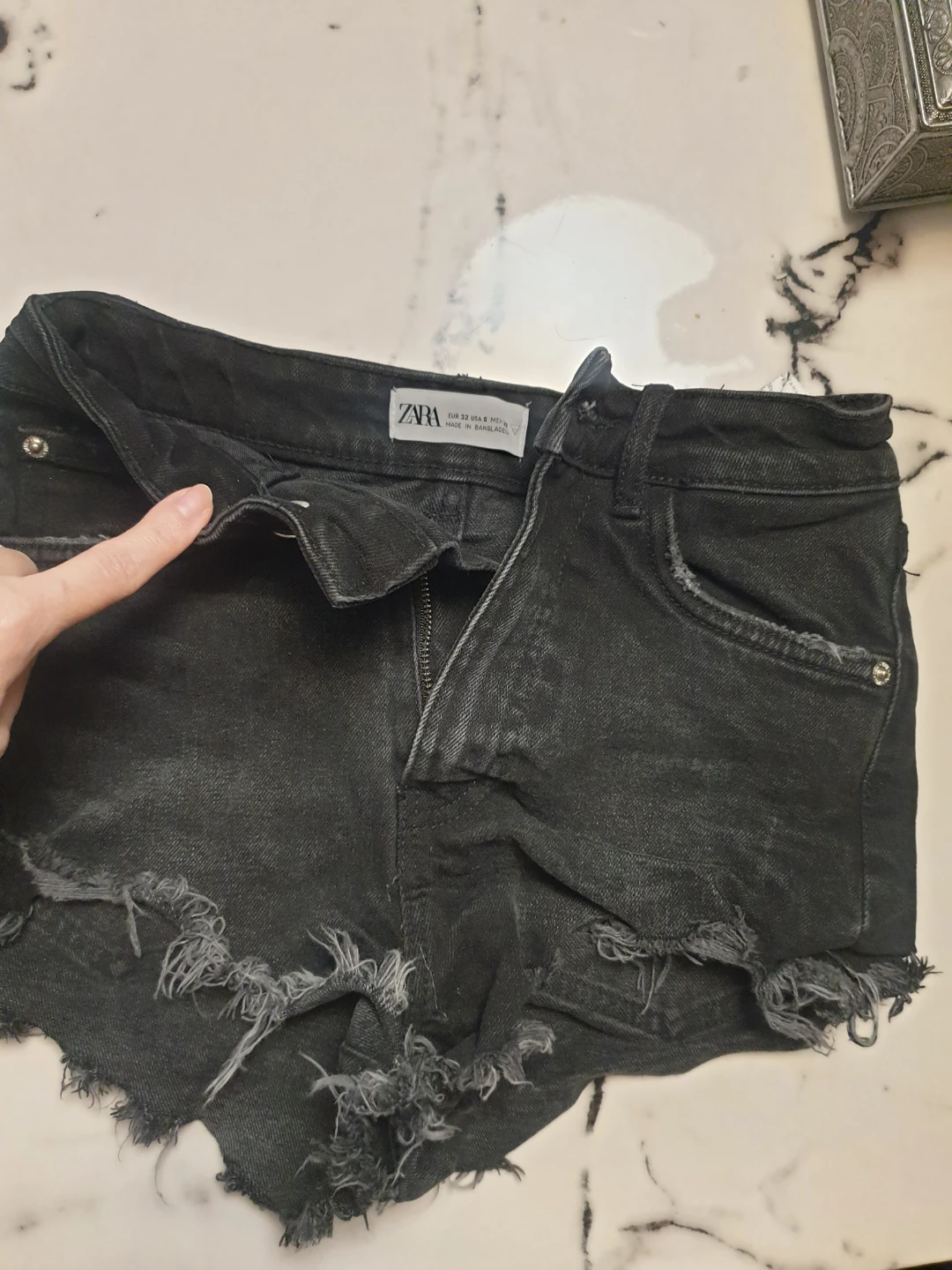 Levi's & Zara Denim Shorts Bundle - photo 2