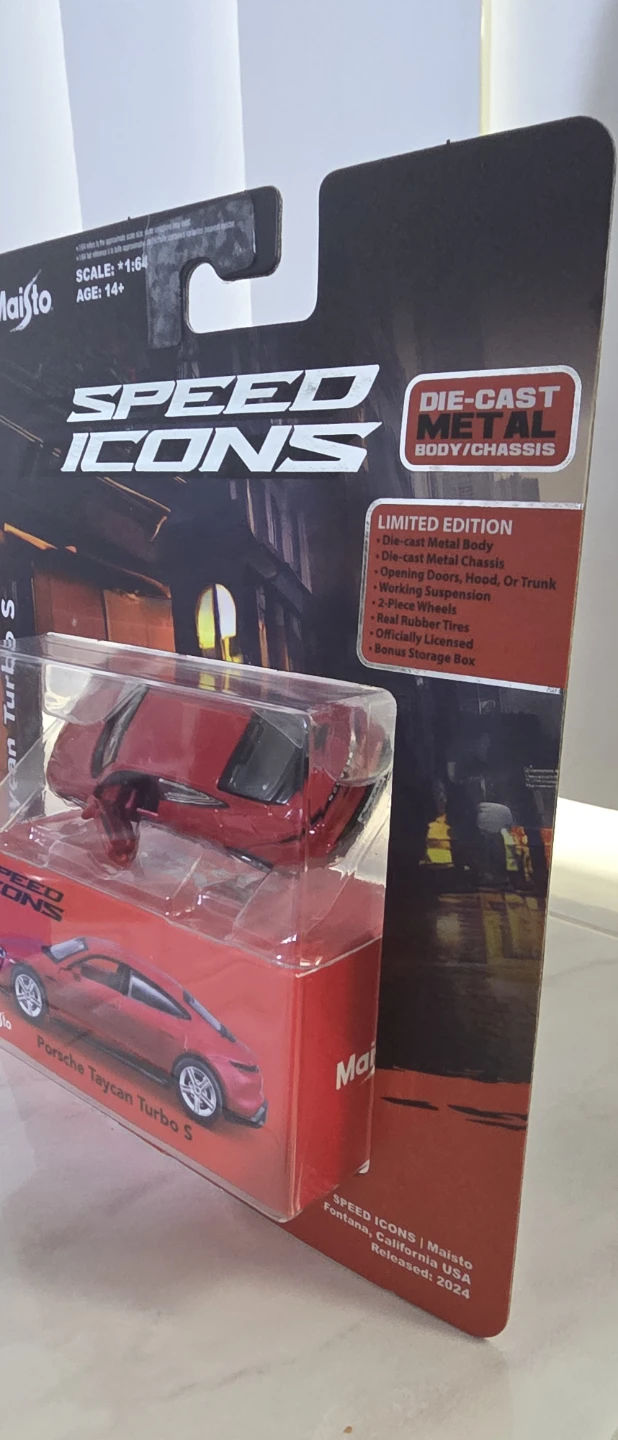 Porsche Taycan Turbo S Die-Cast Car 1:64 Scale - photo 3