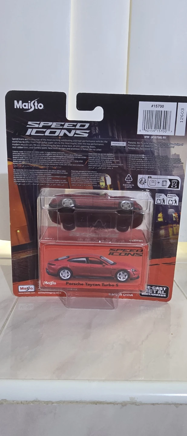 Porsche Taycan Turbo S Die-Cast Car 1:64 Scale - photo 4