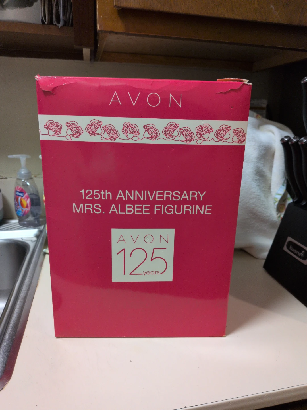 Avon 125 Years Commemorative Figurine 1886-2011 - photo 4