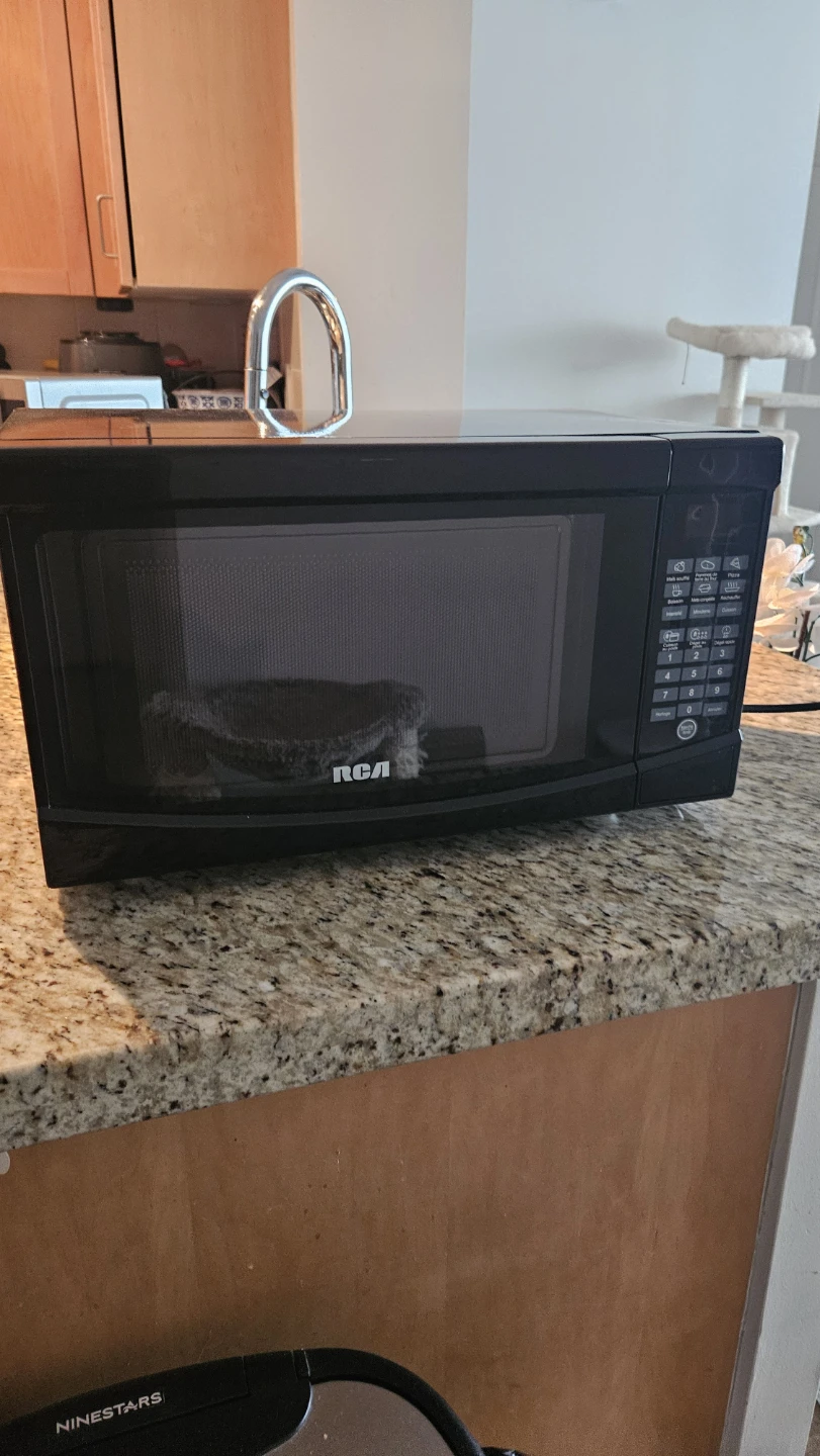 RCA Microwave Oven
