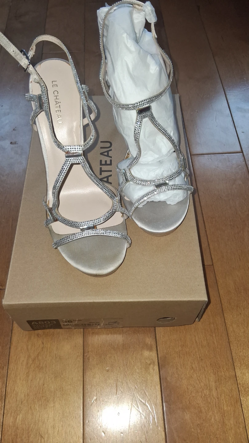 Le Château Embellished Heeled Sandals - photo 3