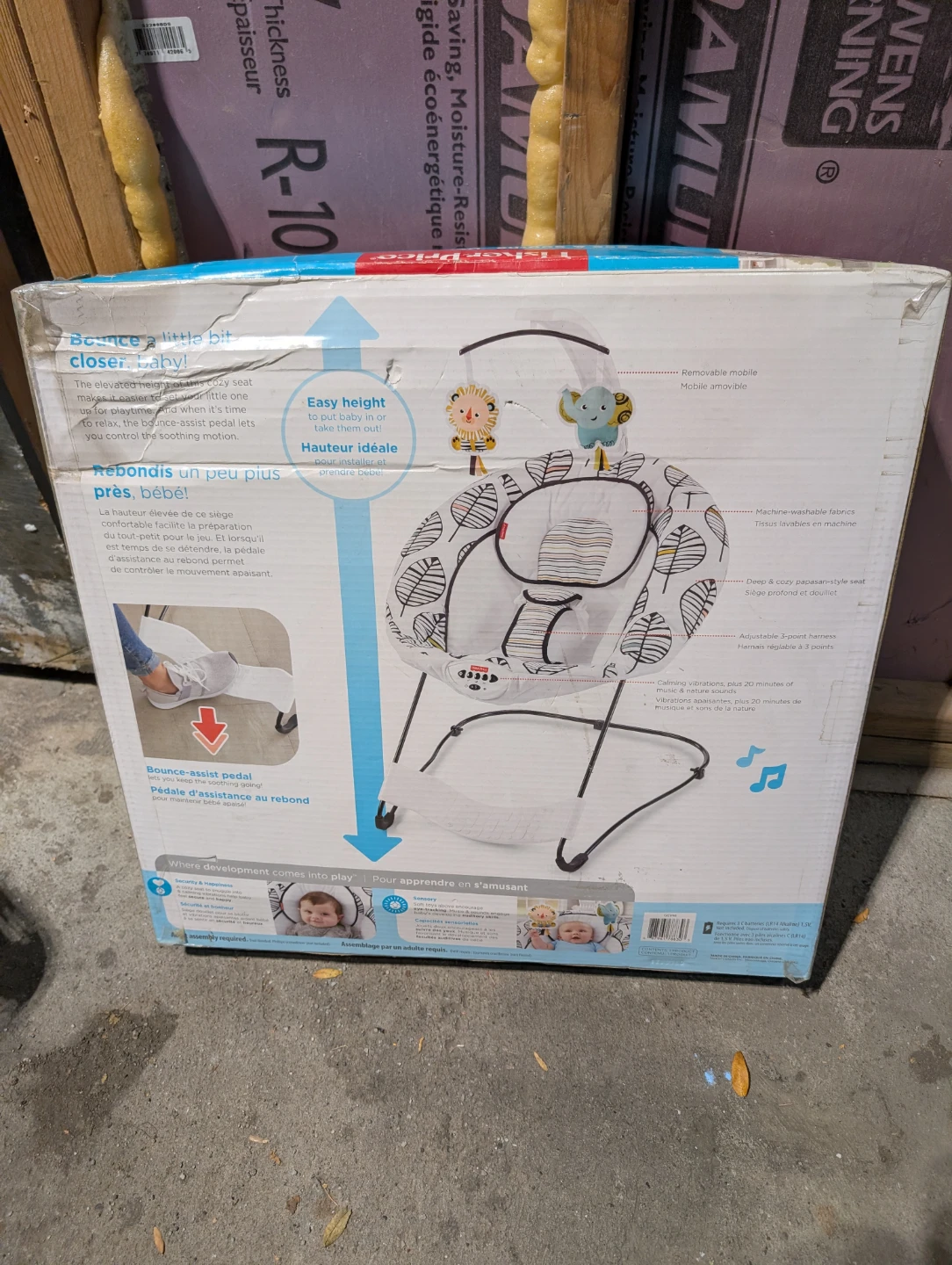 Brand new elevated baby chair - photo 2