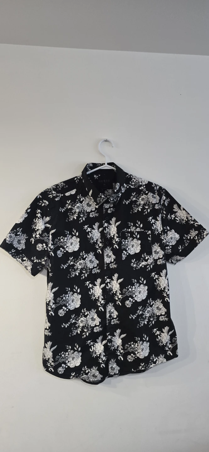 Guess Los Angeles Men's Short Sleeve Button-Up Shirt Size M