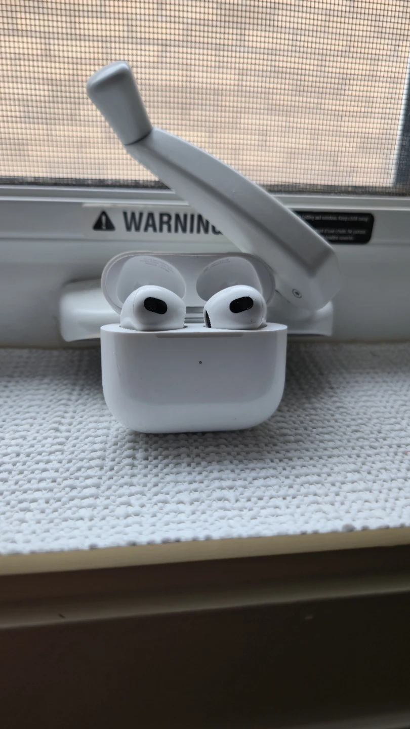 Apple AirPods (3rd generation) - photo 3