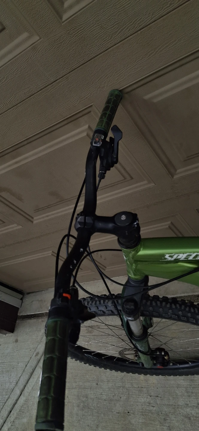 Specialized Mountain Bike - Green - photo 3