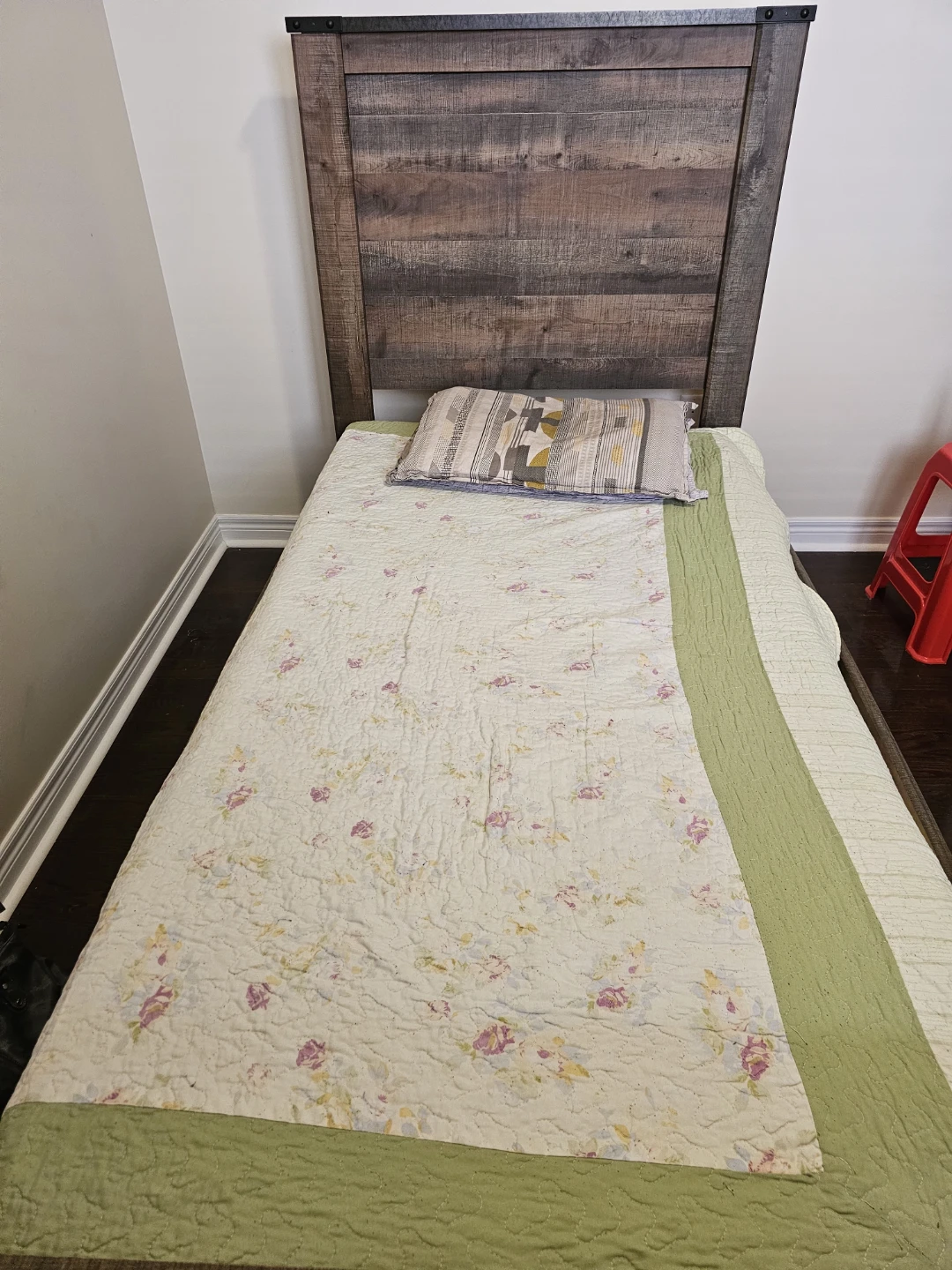 Ashley Rustic Wood Twin Bed Frame with Headboard - photo 2