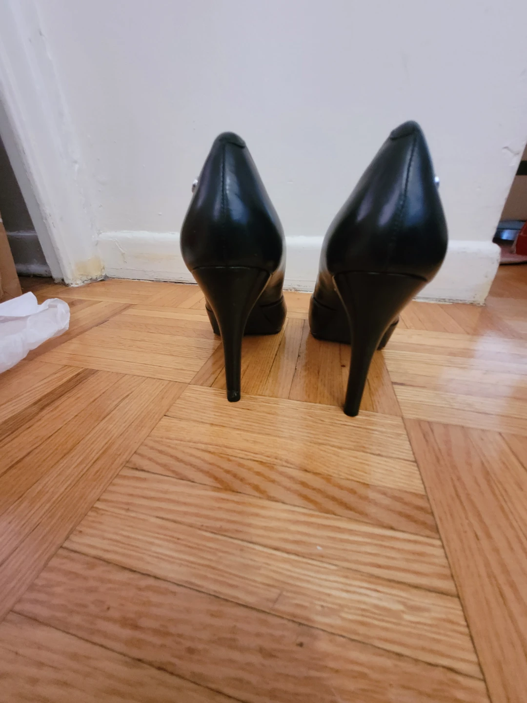 Calvin Klein Black Leather Peep-Toe Heels Size 9 - photo 4
