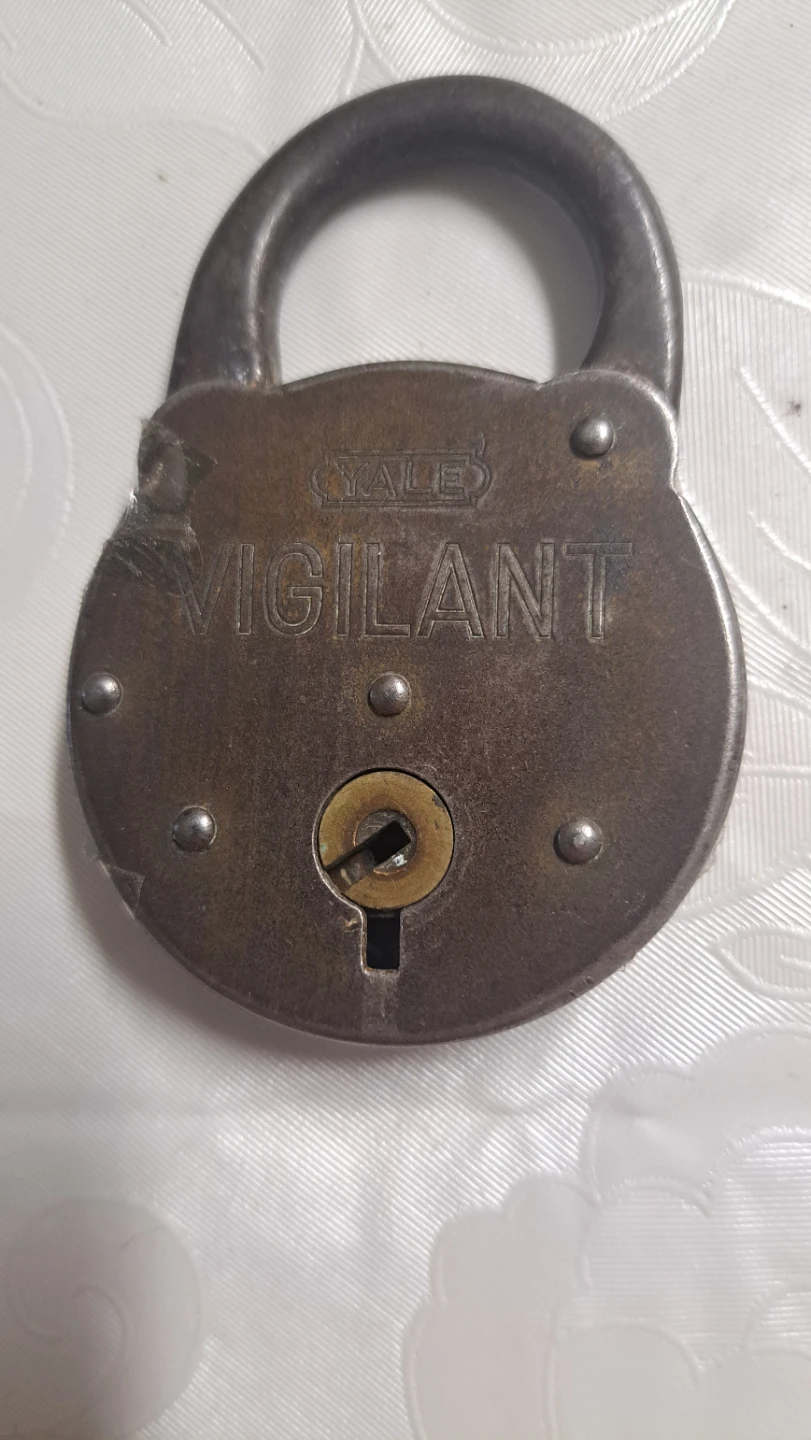 Yale Vigilant Padlock - photo 3