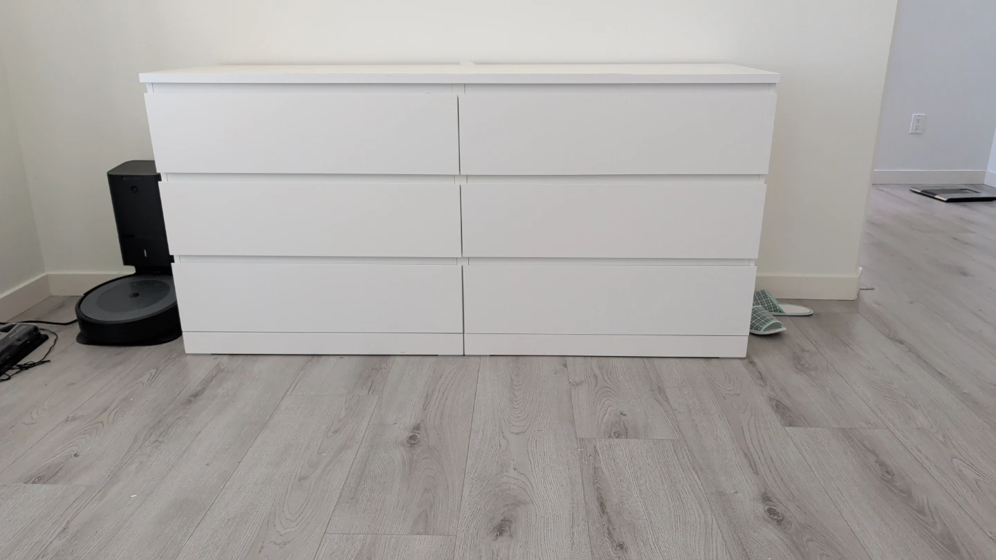 White 6-Drawer Dresser