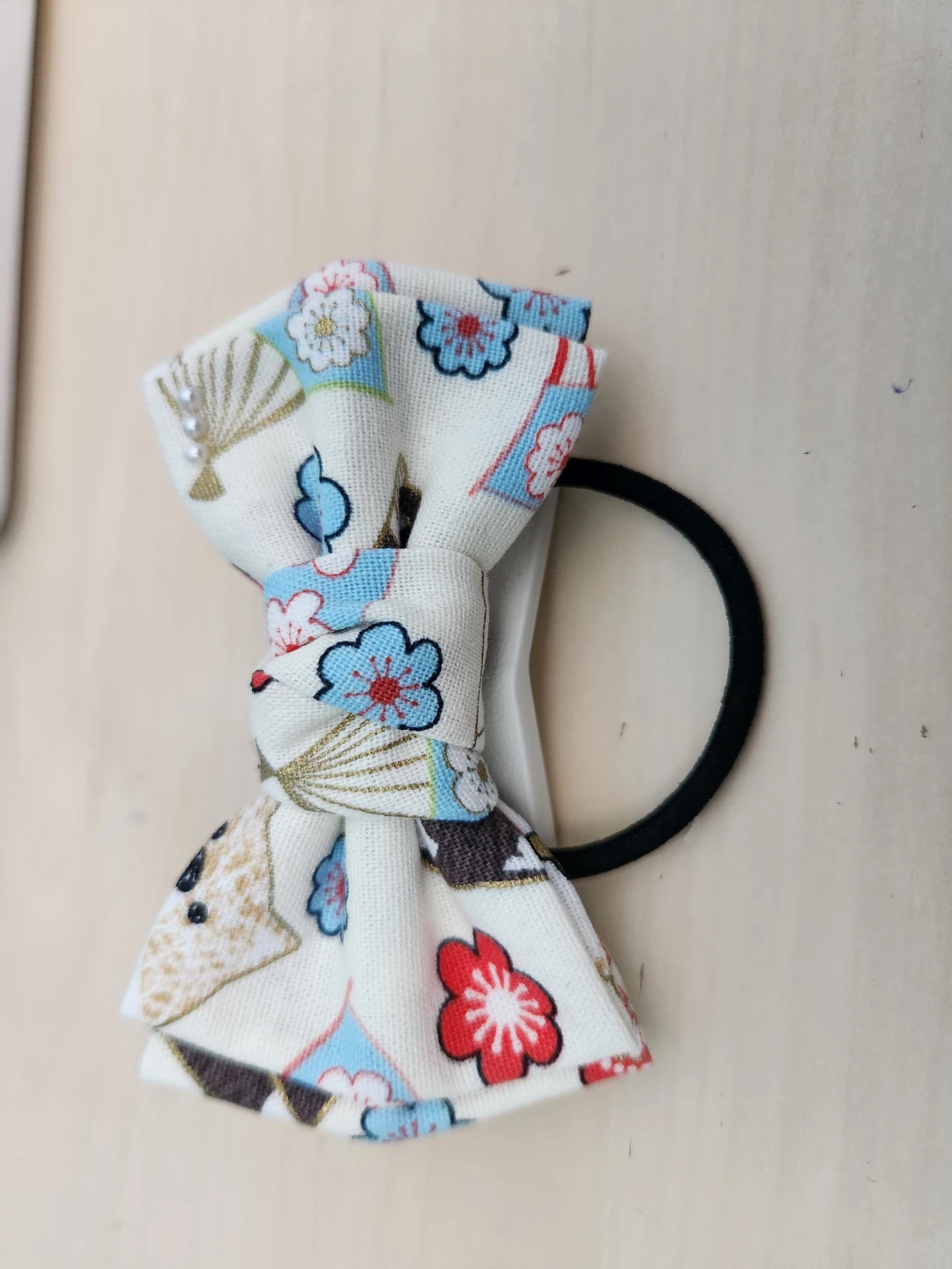 Hand Made Bow Hair Tie with Floral Fan Pattern - photo 3