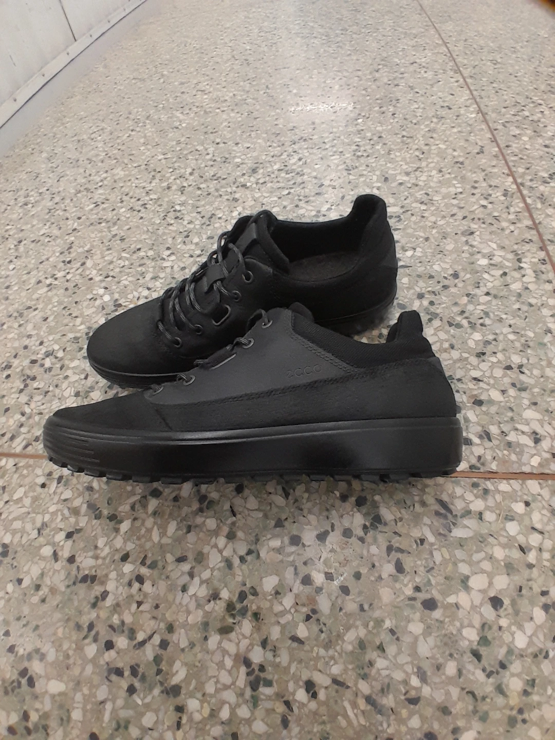 ECCO Black Sneakers Elite Men's Size 10.5 - photo 2