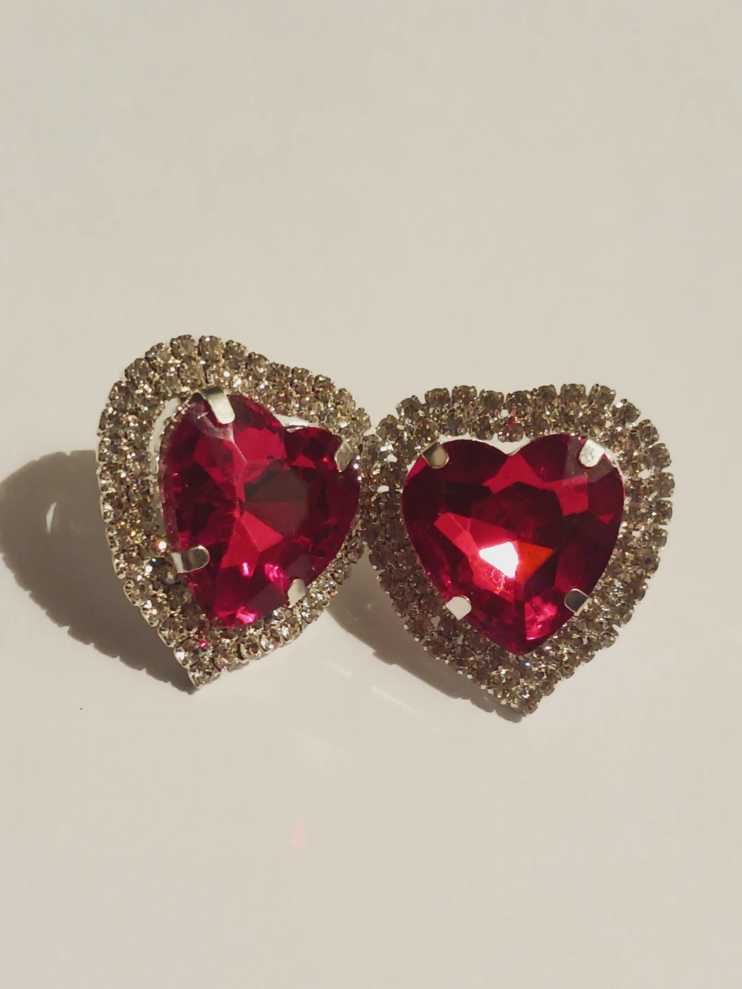 New !! Gorgeous ❤️ Heart Shaped Sparkling Earrings - photo 2