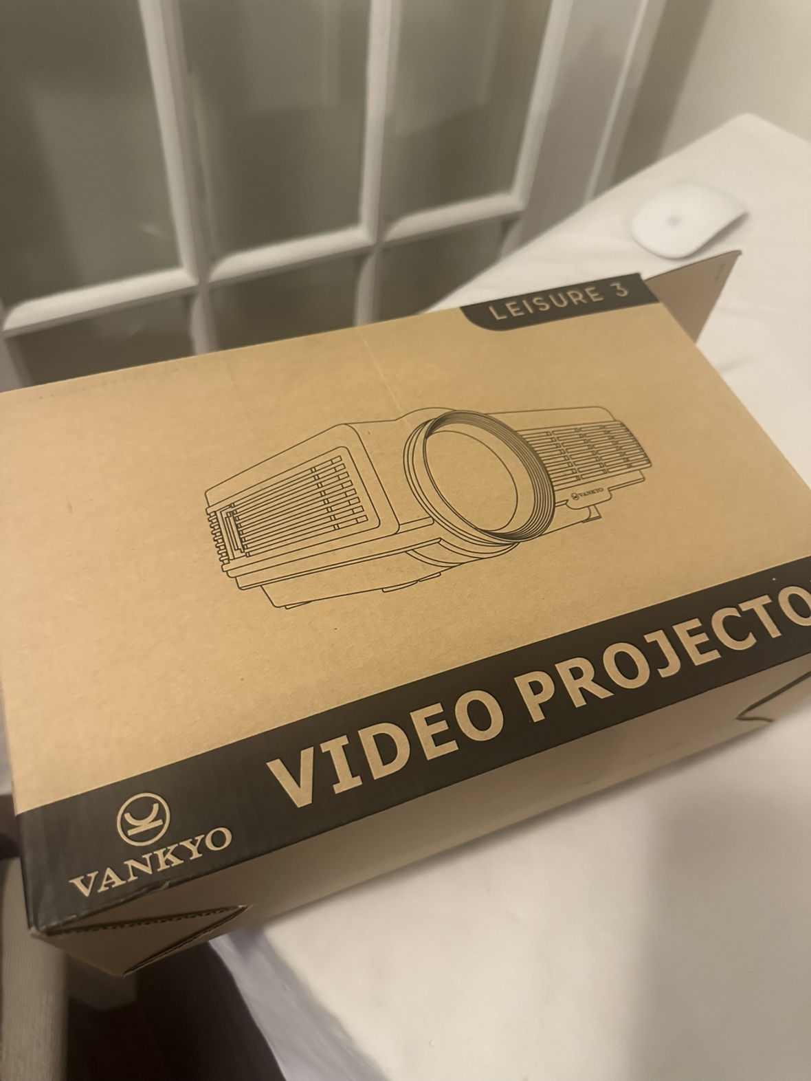 VANKYO Leisure 3 Video Projector, brand new, used once! - photo 3