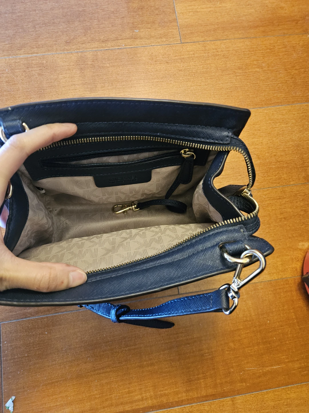Michael kors blue purse - photo 2