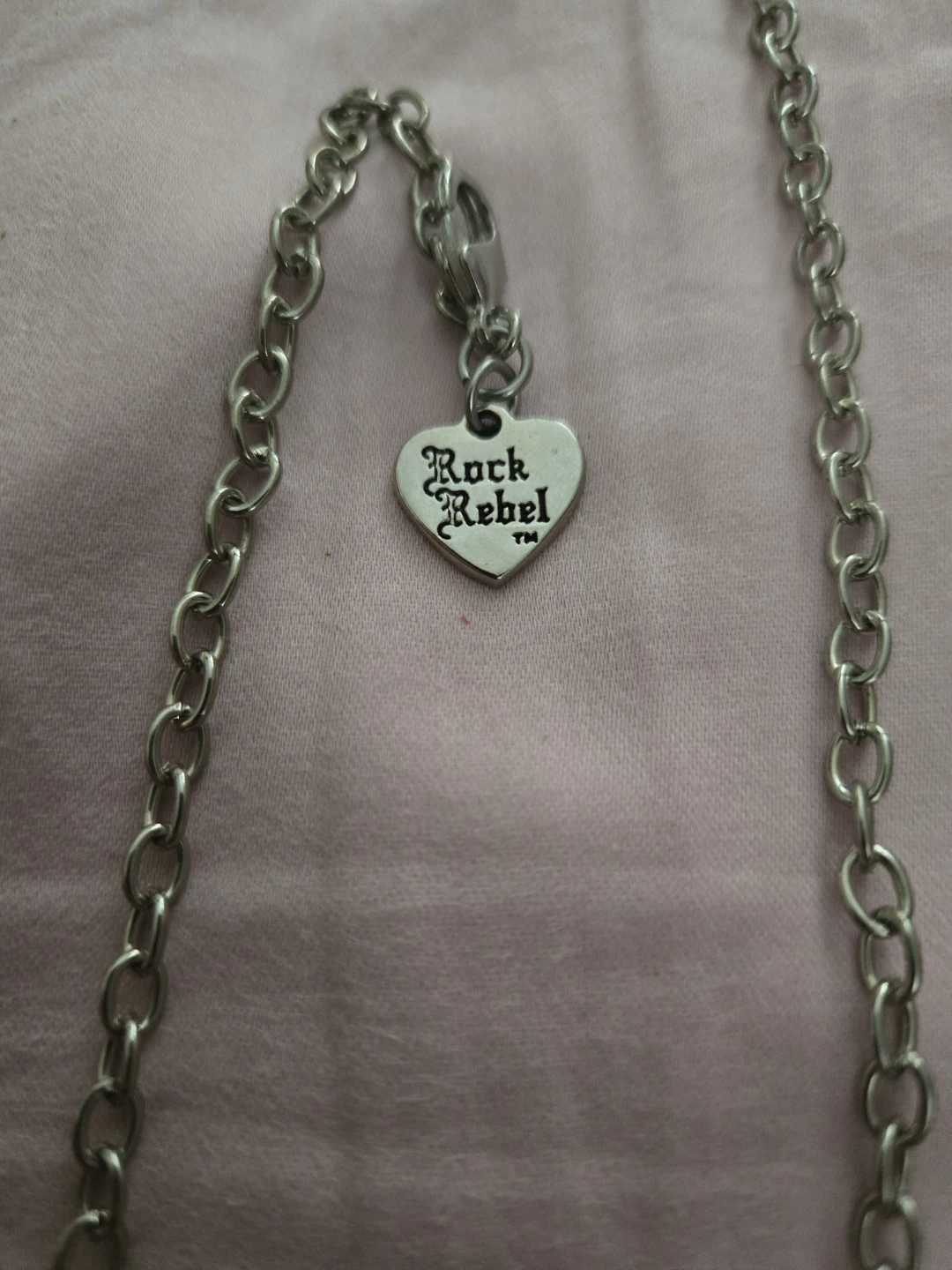 🥕 Rock Rebel Necklace with Guns and Broken Heart Pendant - photo 3
