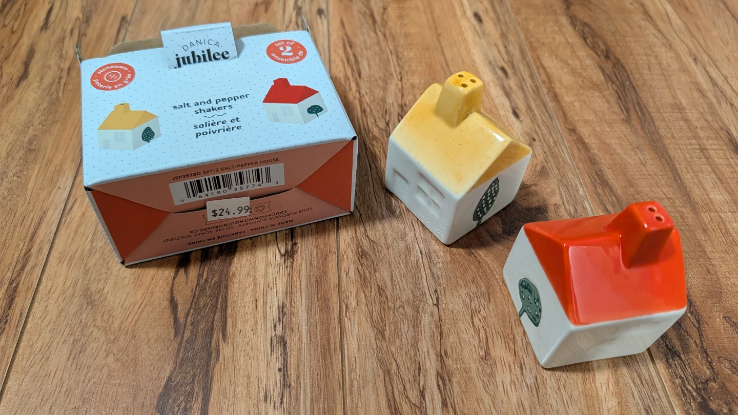 Salt and pepper shakers - photo 2