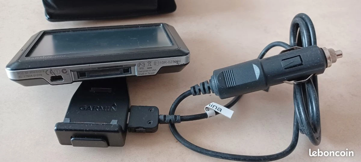 Garmin nuvi GPS with Car Charger