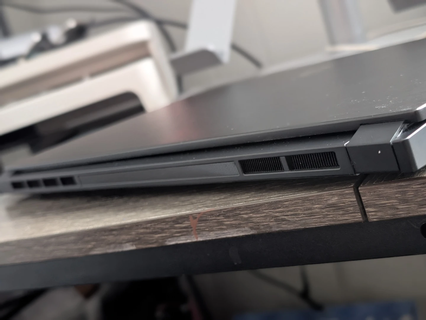 MSI Stealth GS66 12UGS Gaming Laptop - photo 5