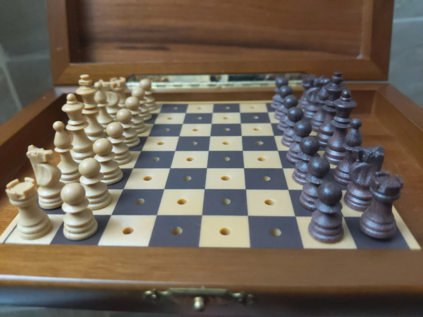Wooden Chess Set portable - photo 3