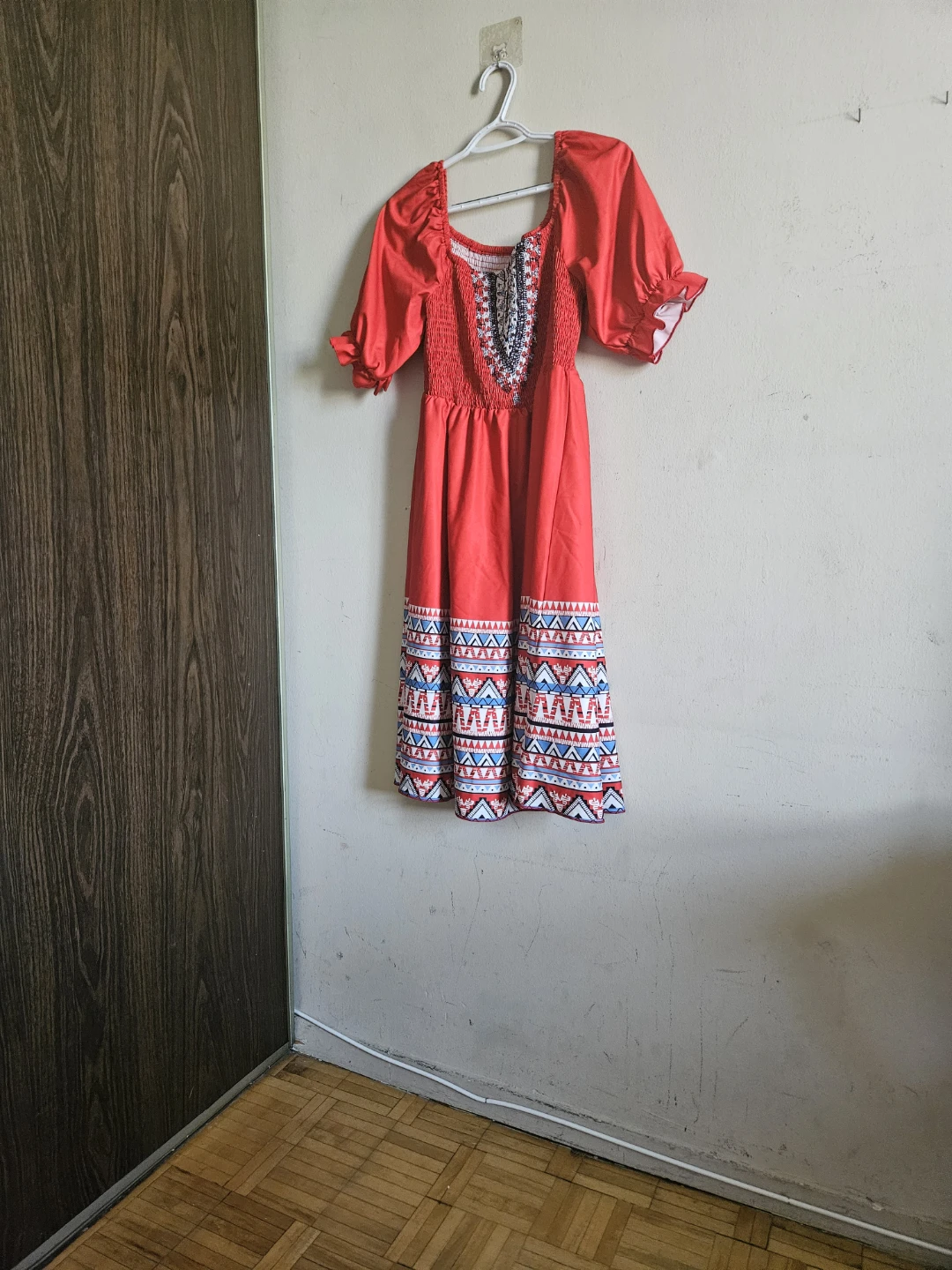 Red embroidered folk dress - photo 3