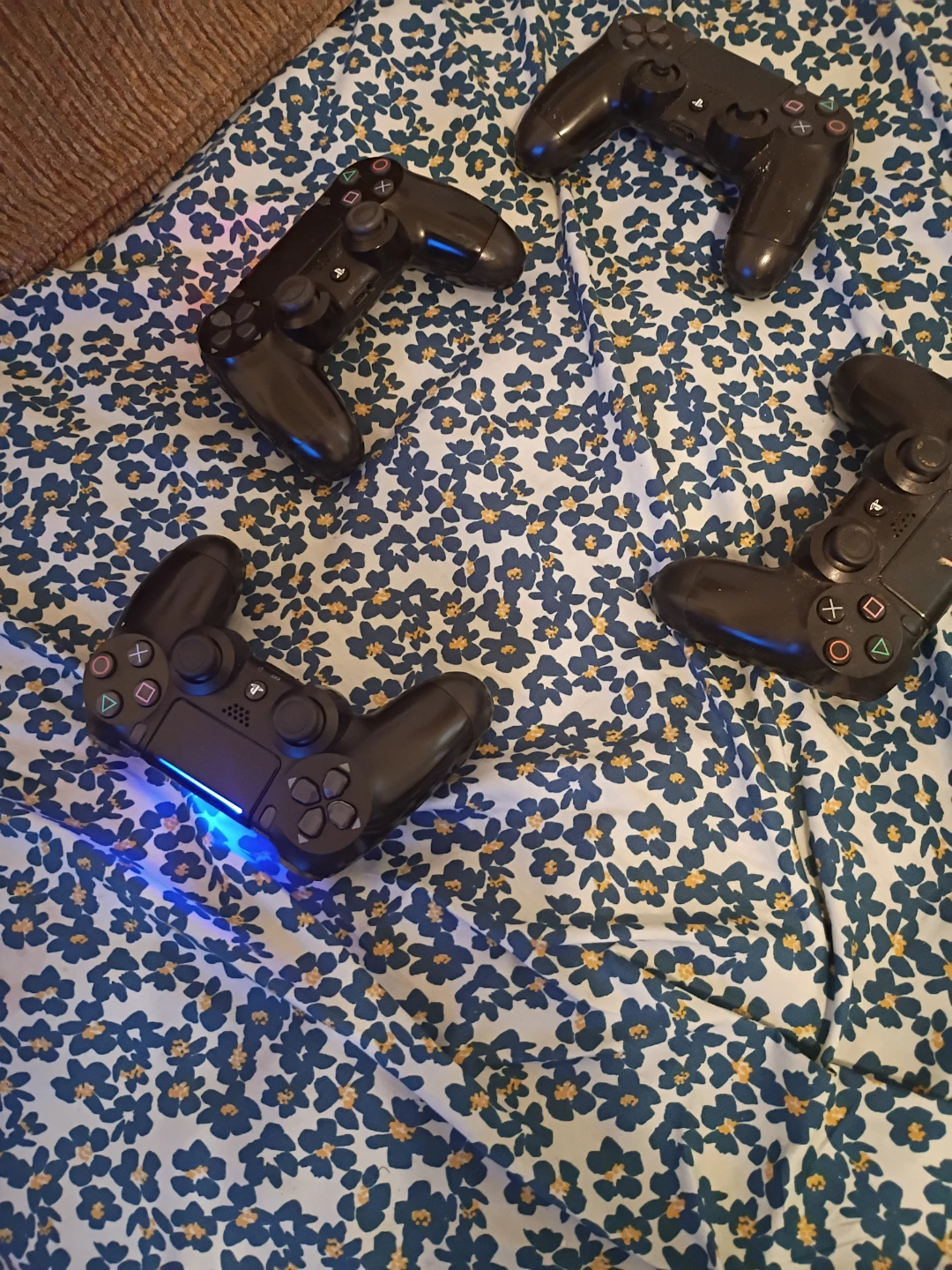 4x Black PlayStation 4 DualShock 4 Controllers - photo 4