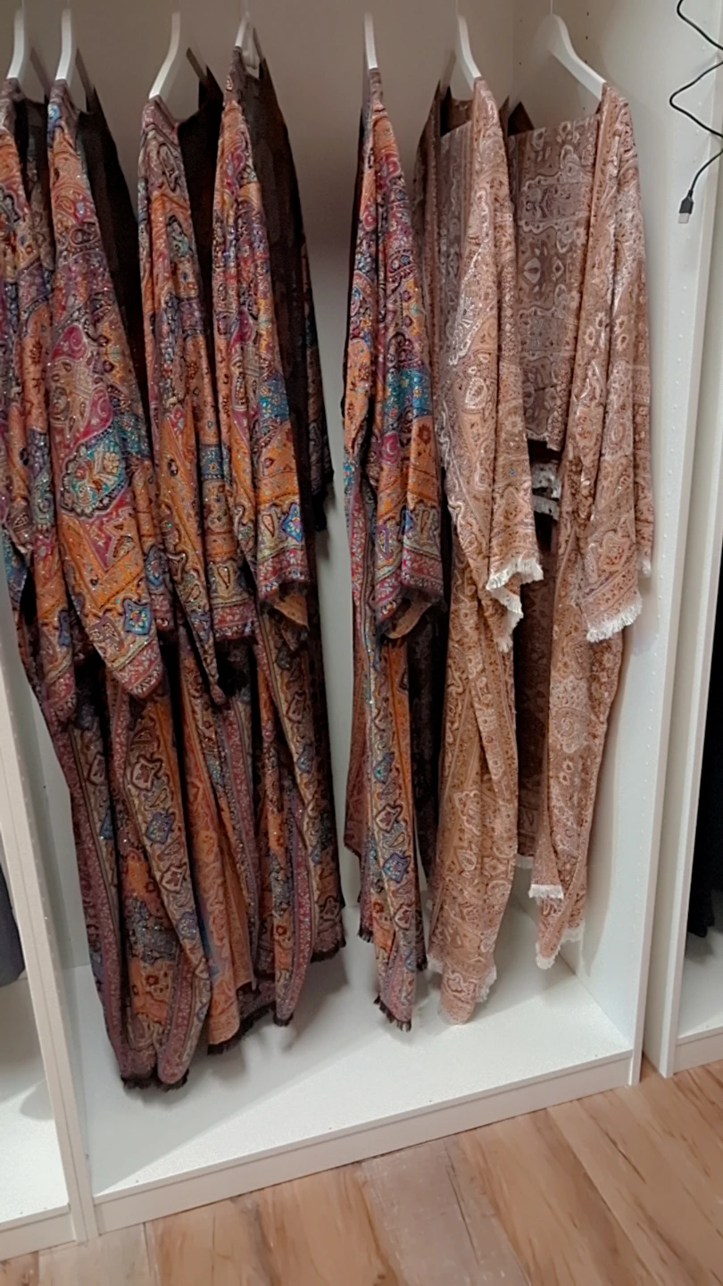 Assorted Kimonos - photo 2