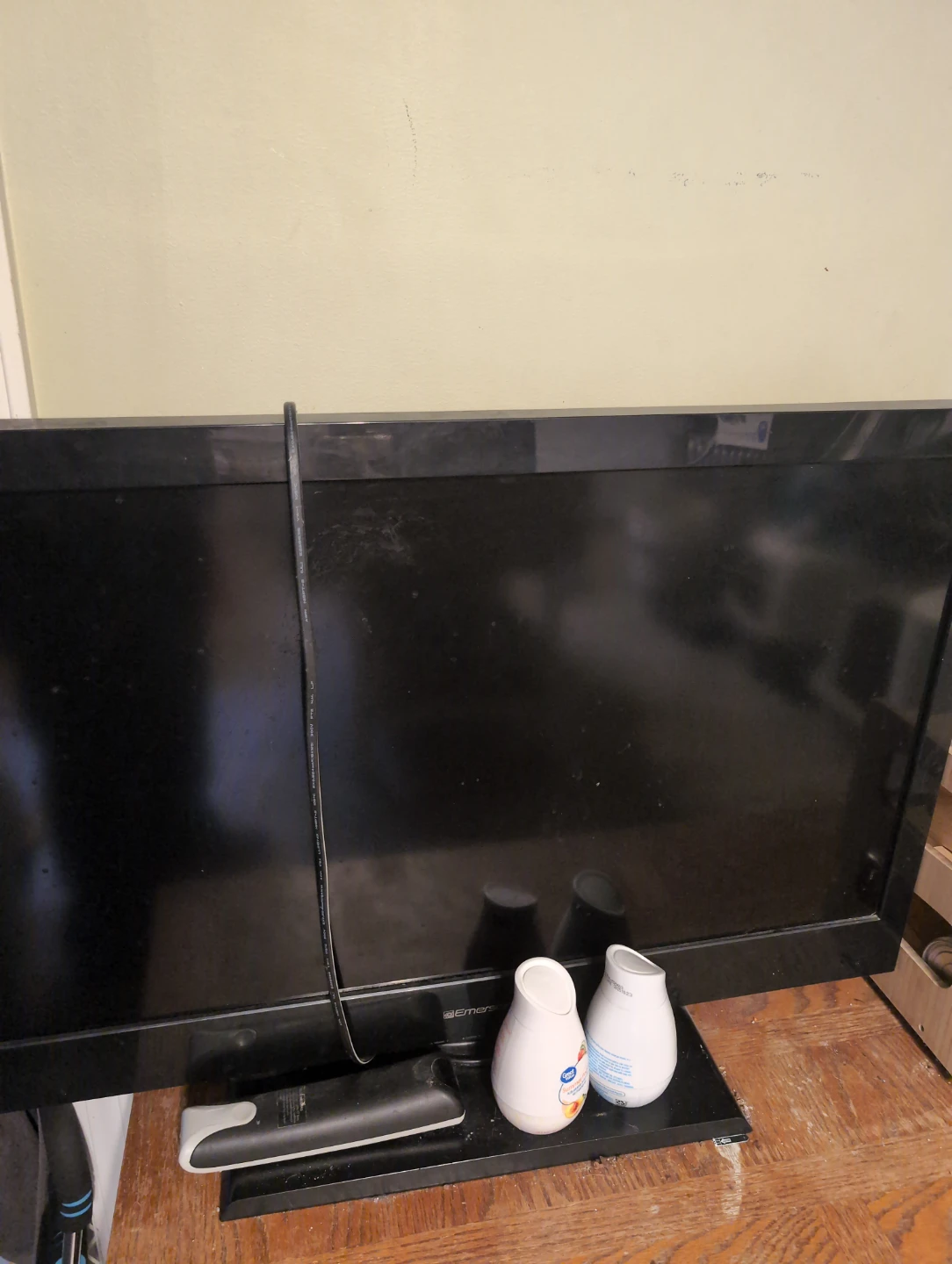 Emerson 32" Flat Screen TV