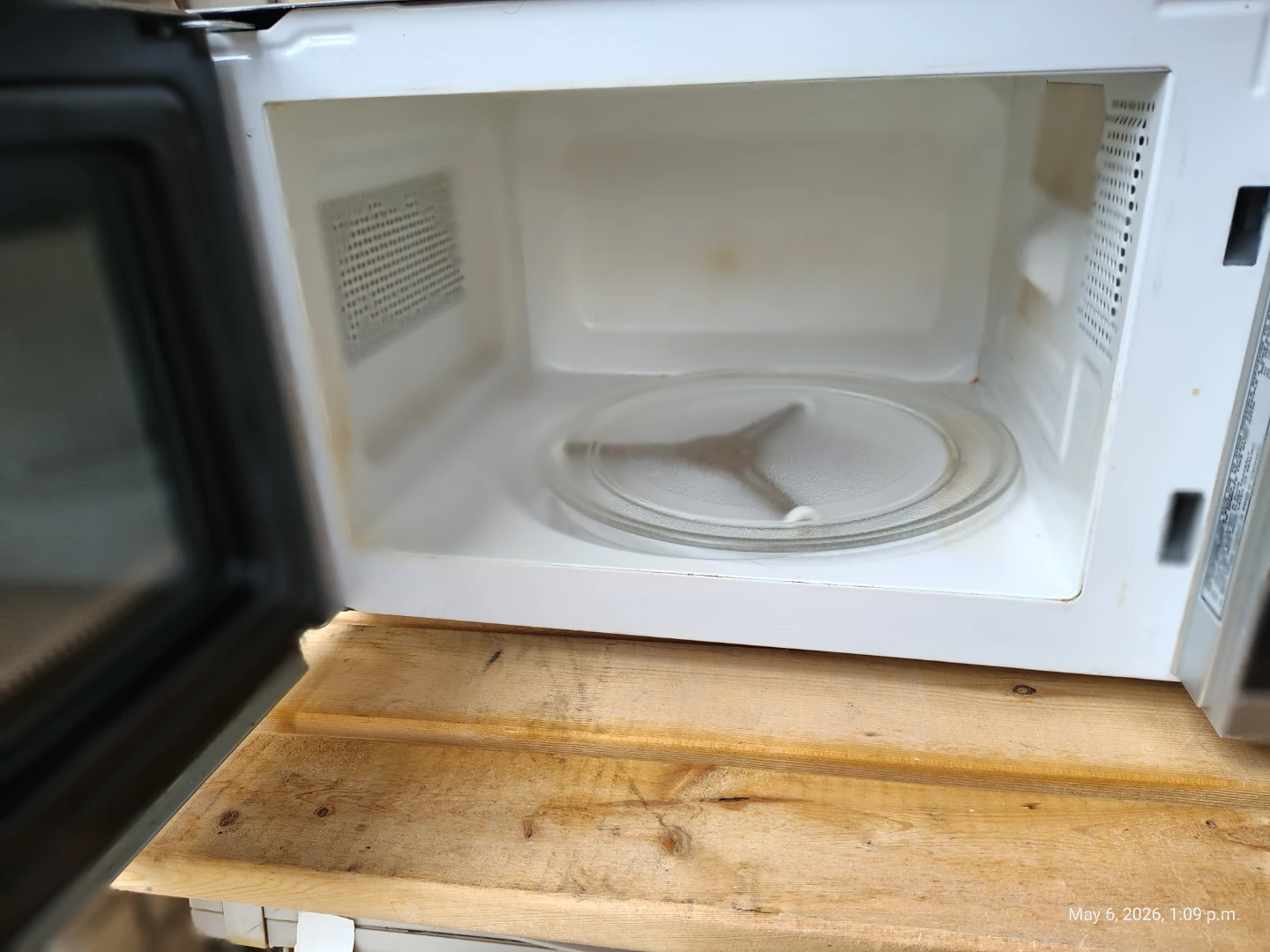 Danby Designer Compact Microwave - photo 3