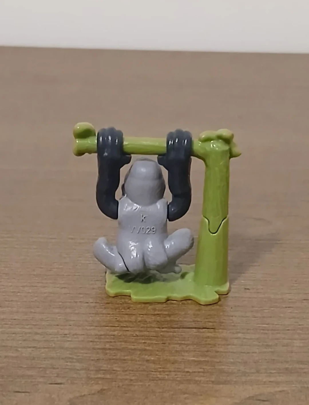 Kinder Surprise Gorilla Toy - photo 2