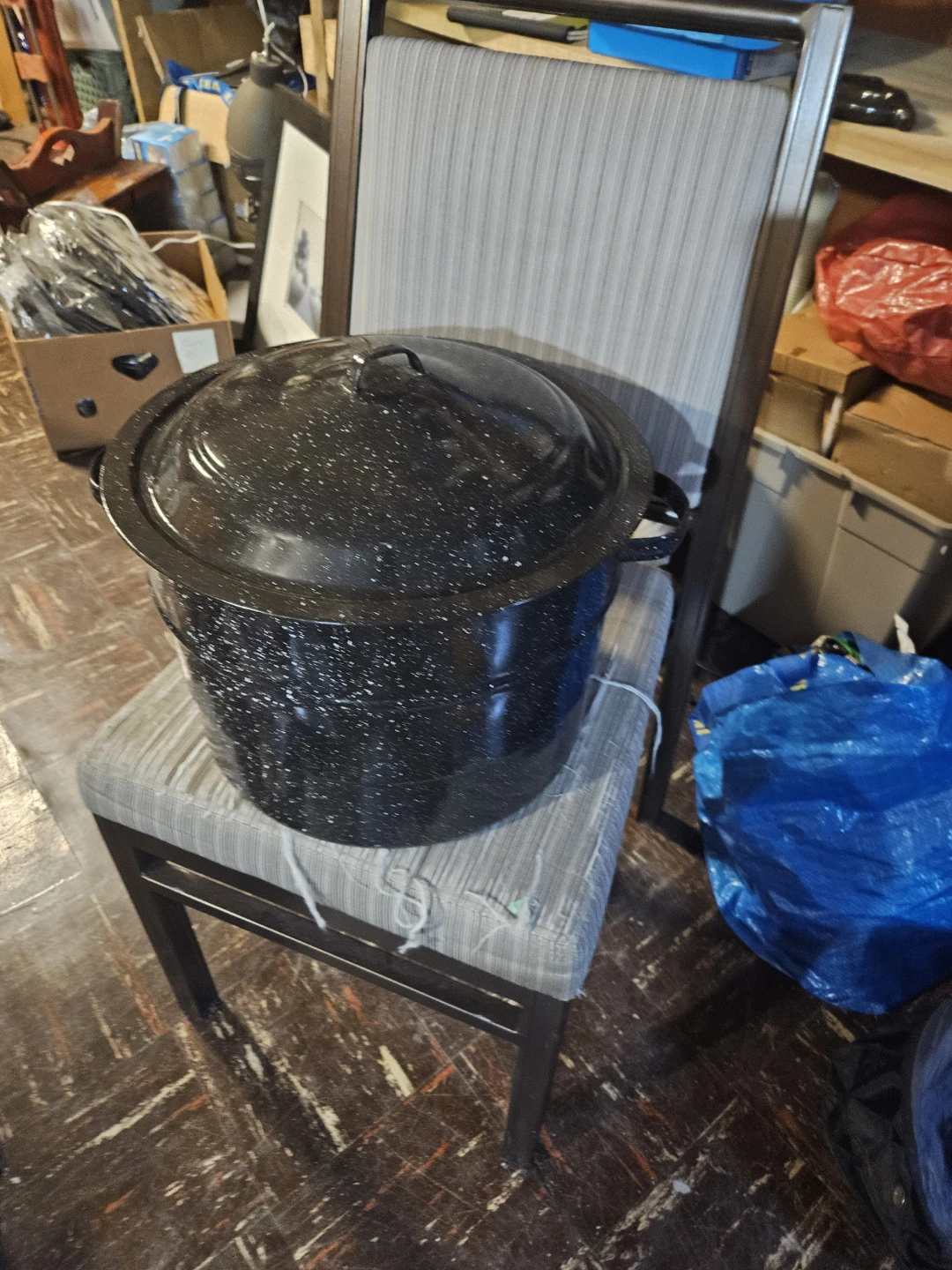 Large Enamel Roaster Pot with Lid - photo 2