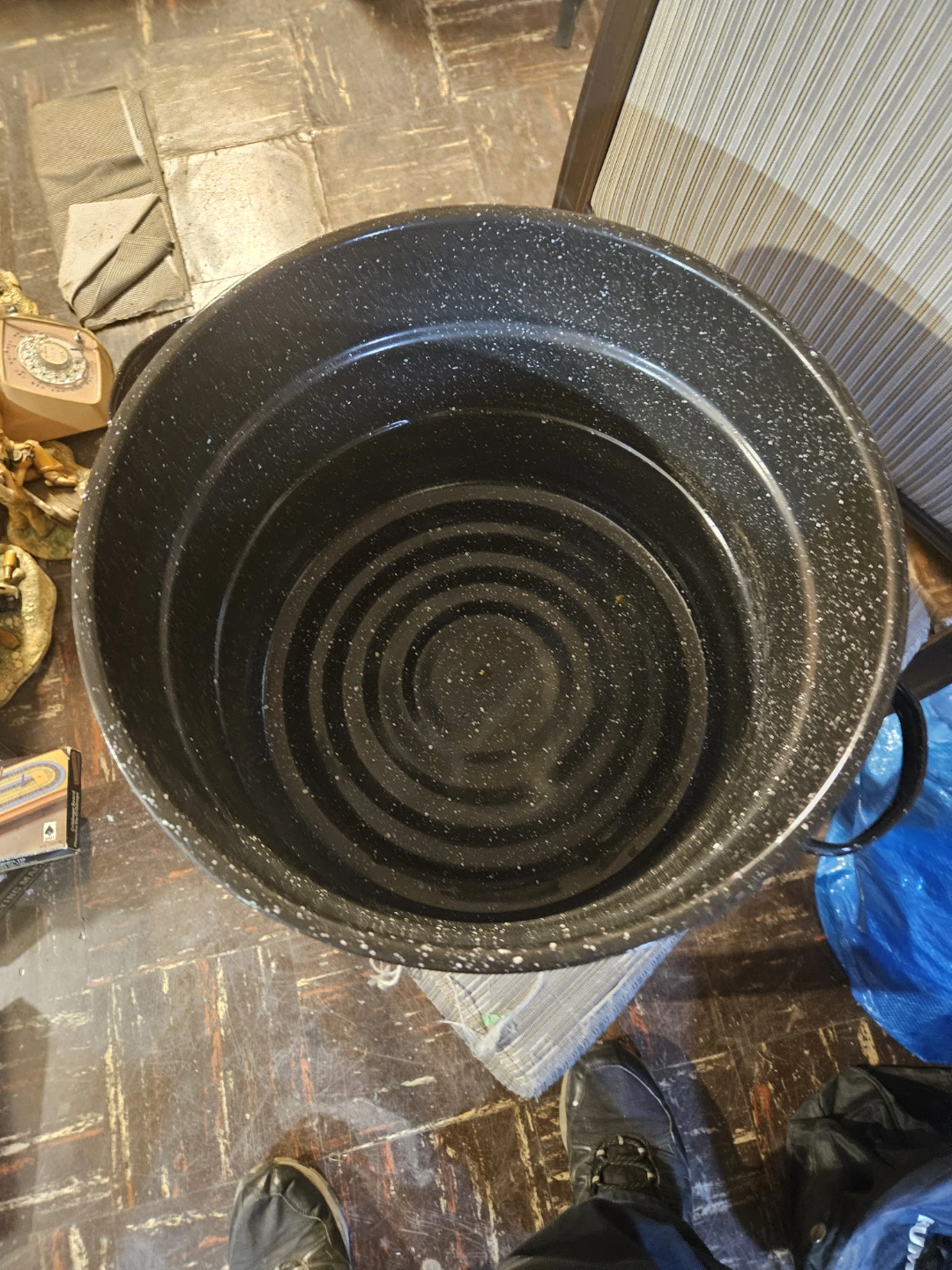 Large Enamel Roaster Pot with Lid - photo 3