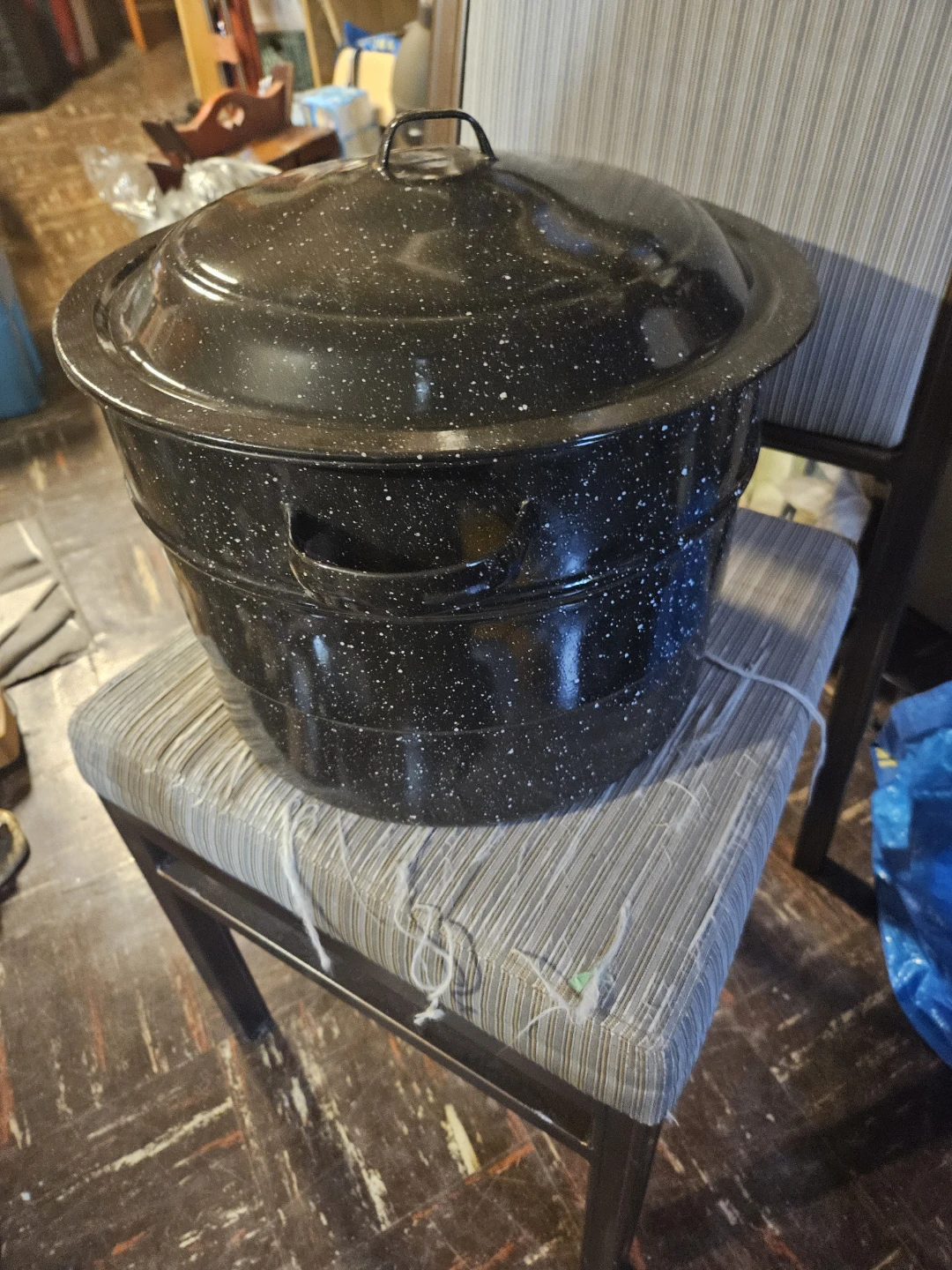 Large Enamel Roaster Pot with Lid - photo 4