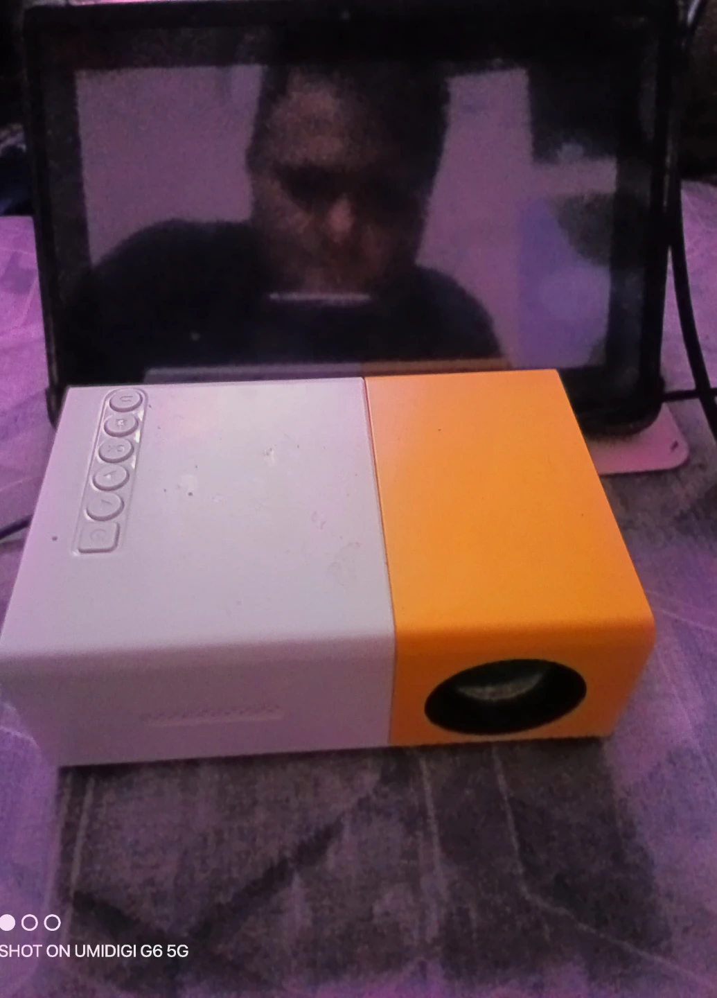 Projector White/Orange