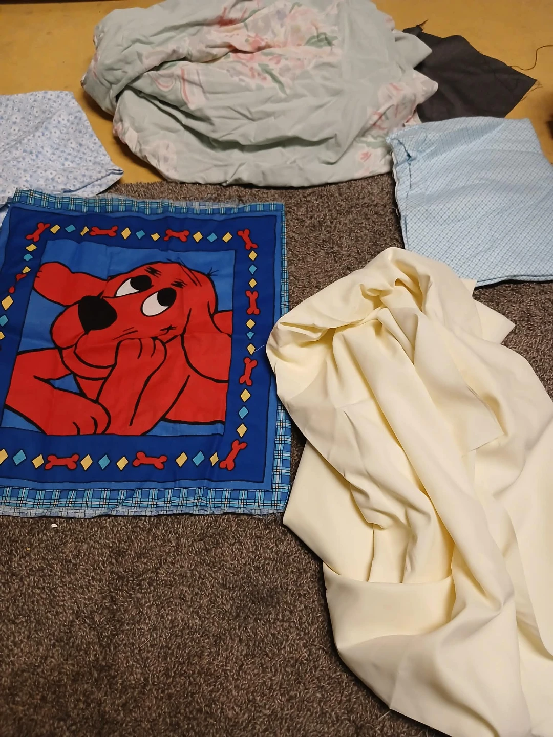 Fabric Bundle - Minions, Marvel Superheroes, Clifford