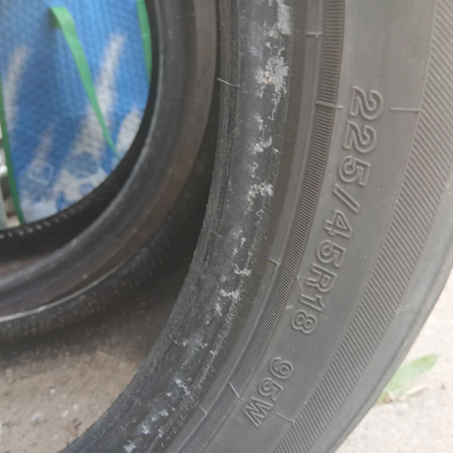 Yokohama 225/45R18 Tire & Pelerin - photo 3