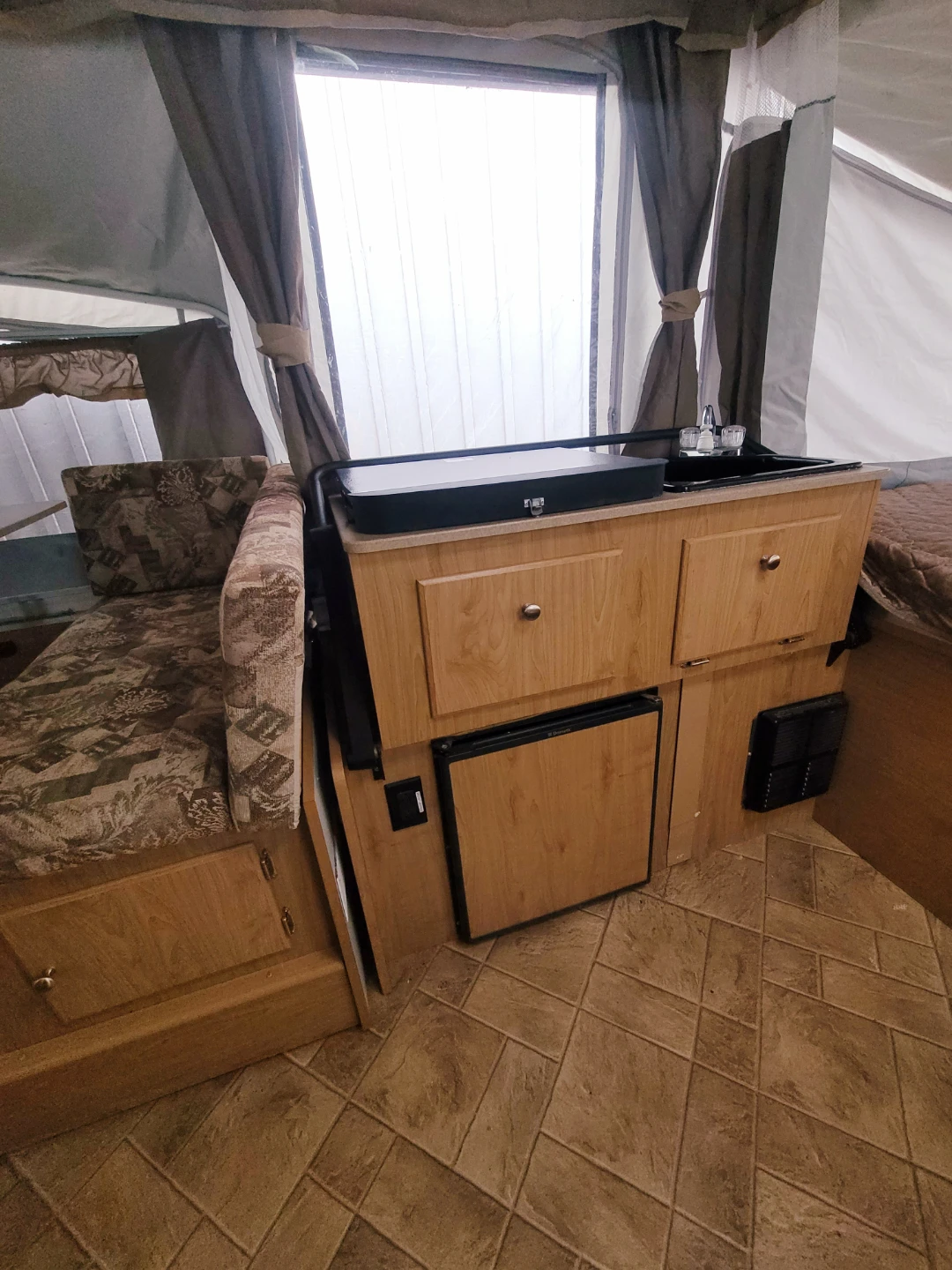 Coleman Pop-Up Camper Trailer - photo 5