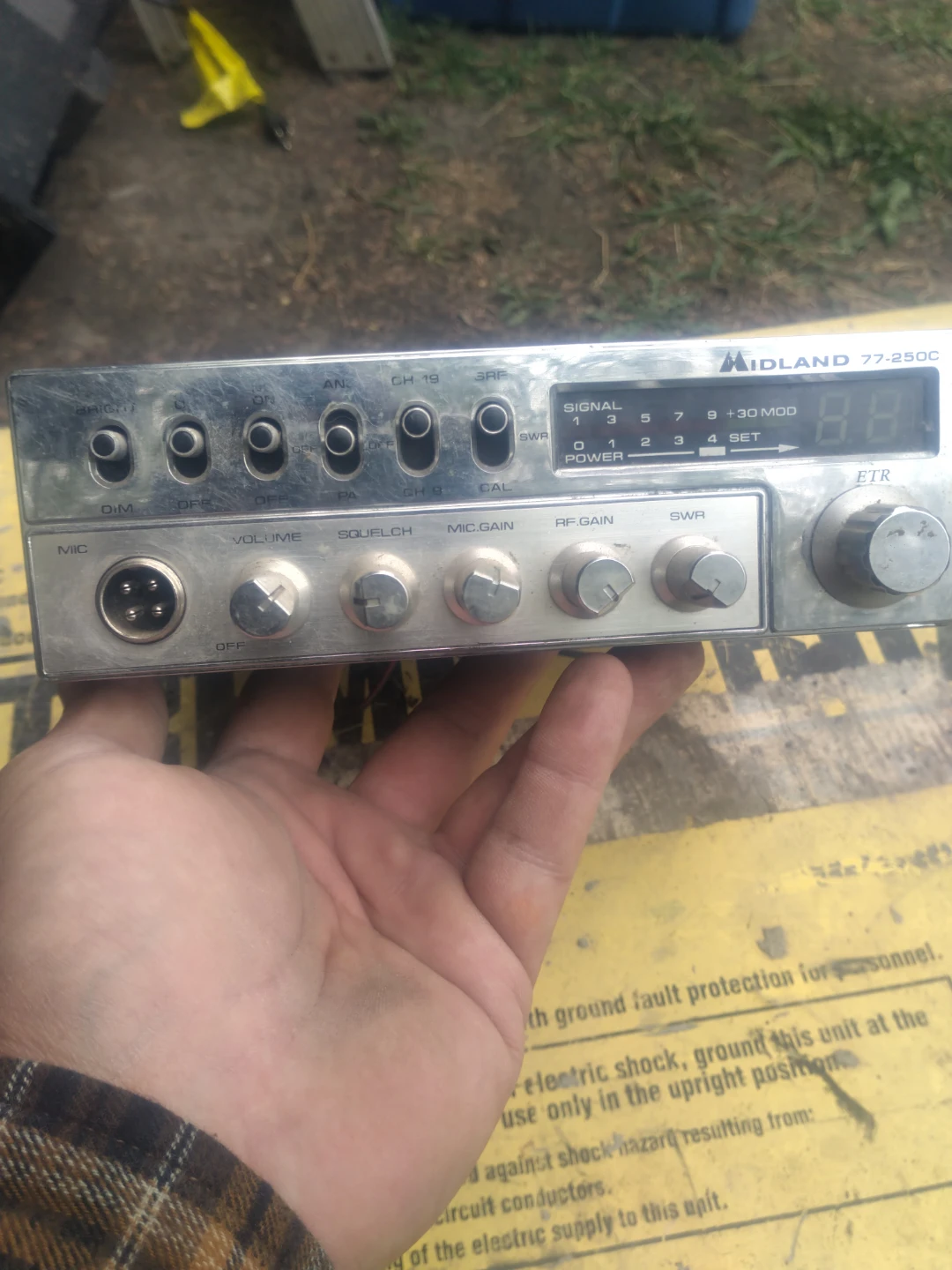 Midland 77-250C CB Radio Transceiver with Microphone - photo 2