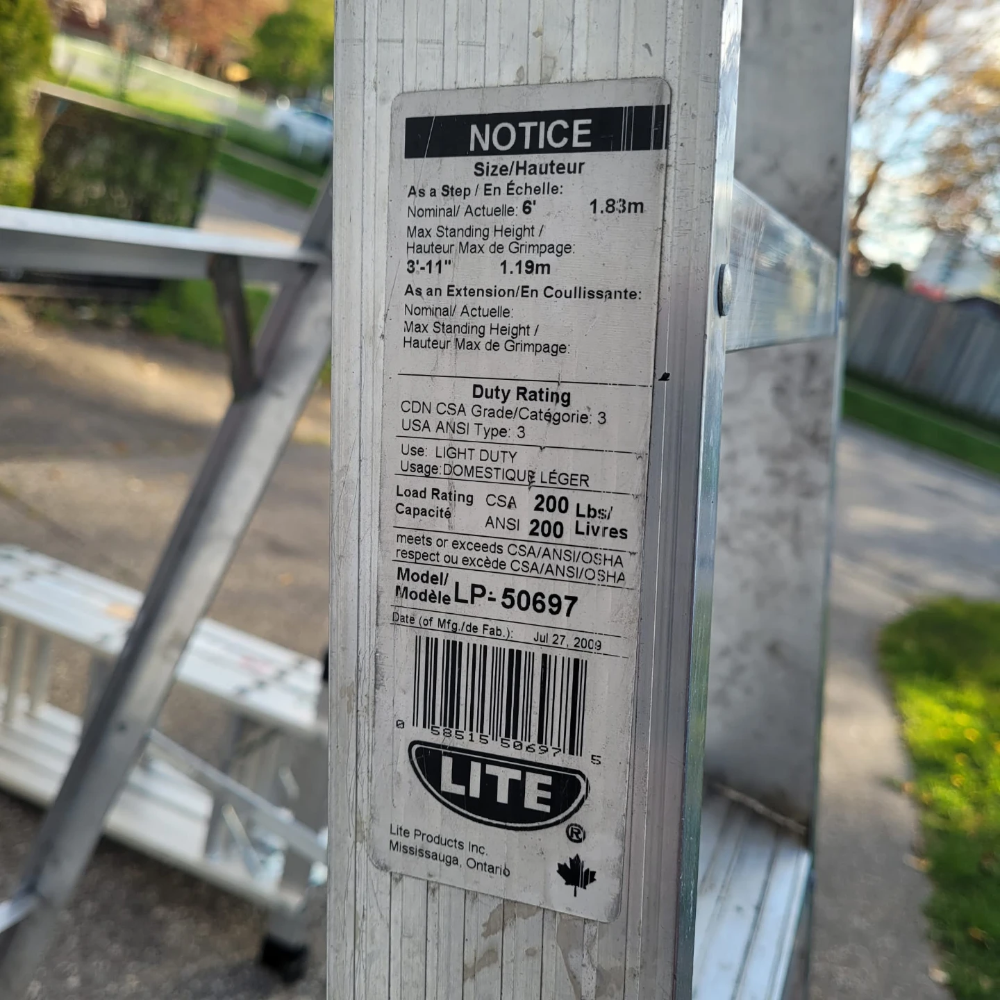 6ft Lite Aluminum Stepladder - 200lb Capacity - photo 2