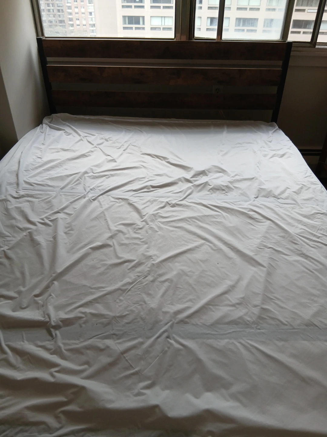 Queen size  bed frame, mattress, waterproof encasement - photo 2