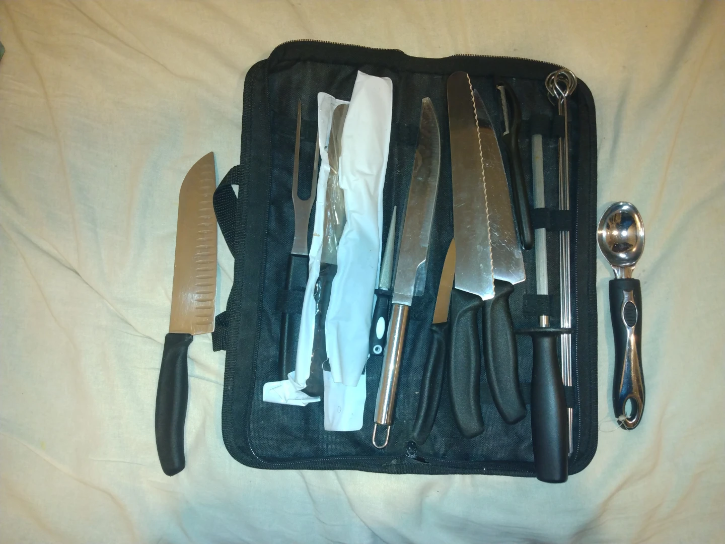 10-Piece VICTORONIX Kitchen Knife Set with Carrying Case