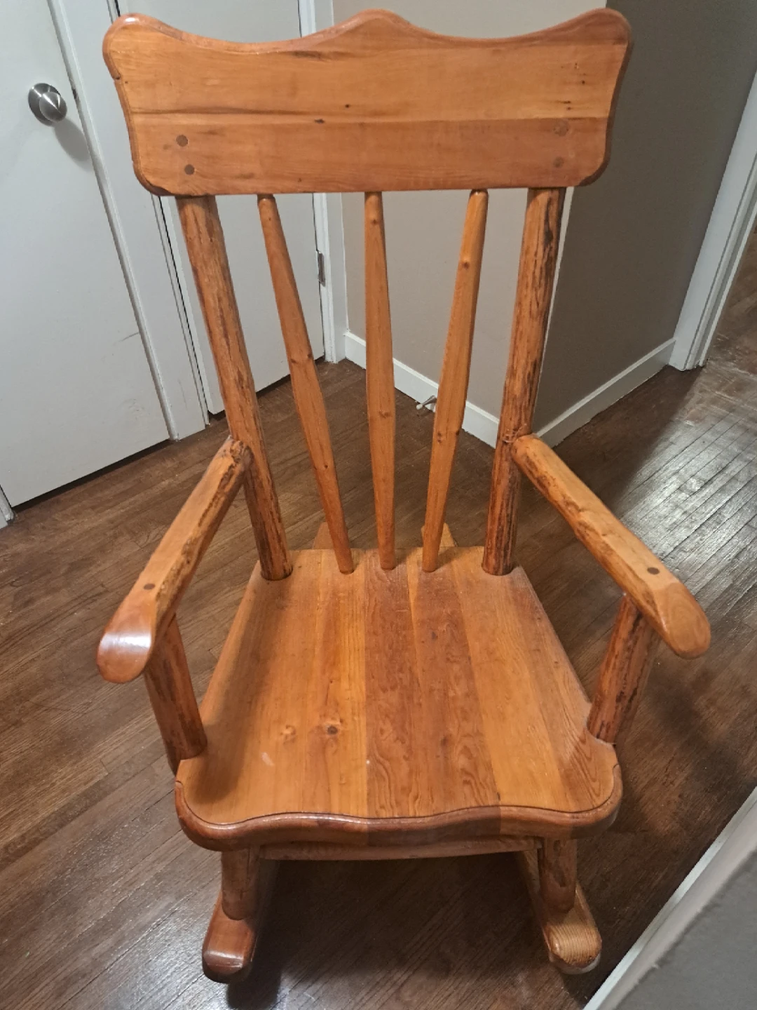 Hand crafted rocker - photo 2