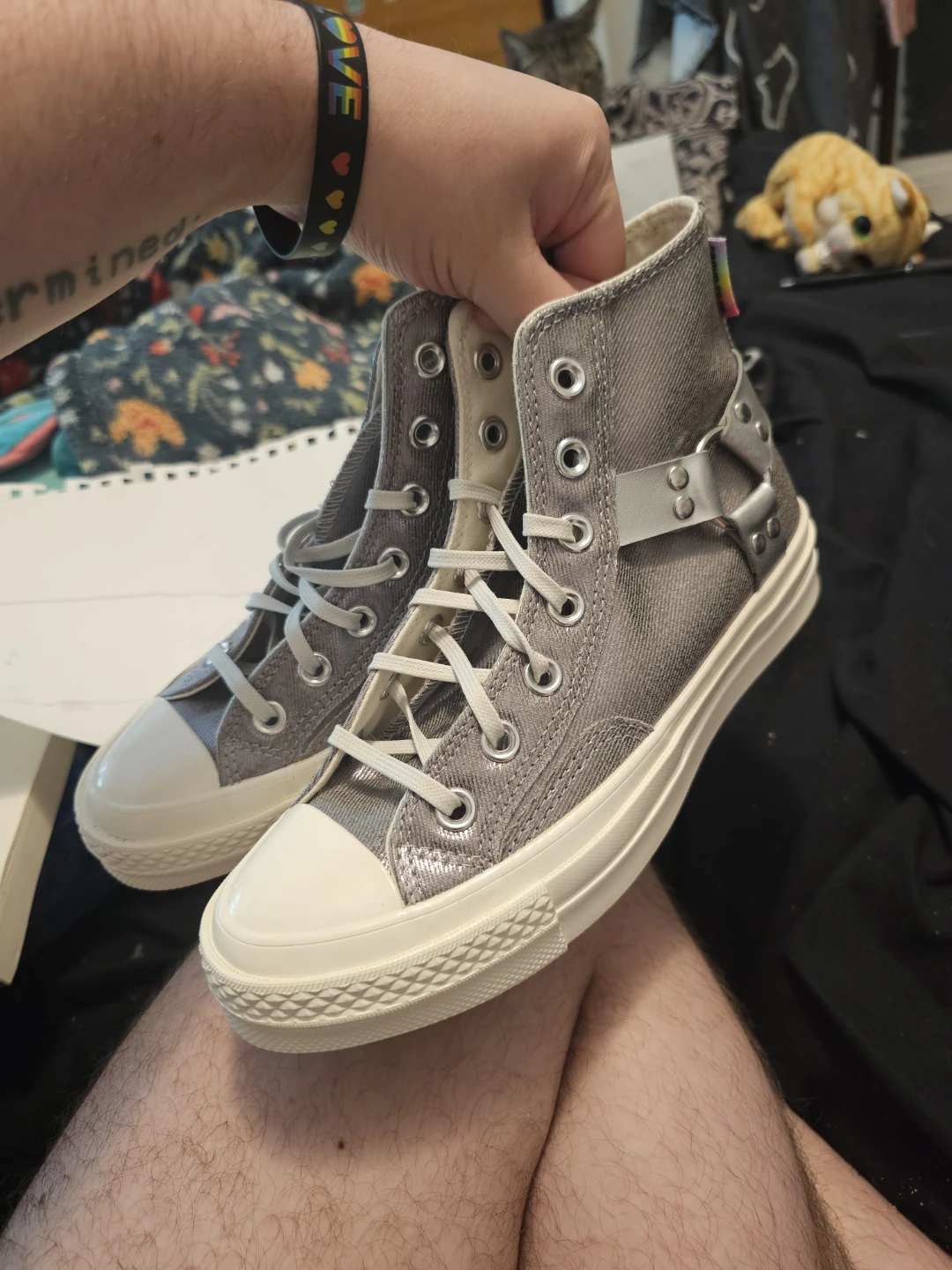 pride collection converse size M4/W6 (BRAND NEW)