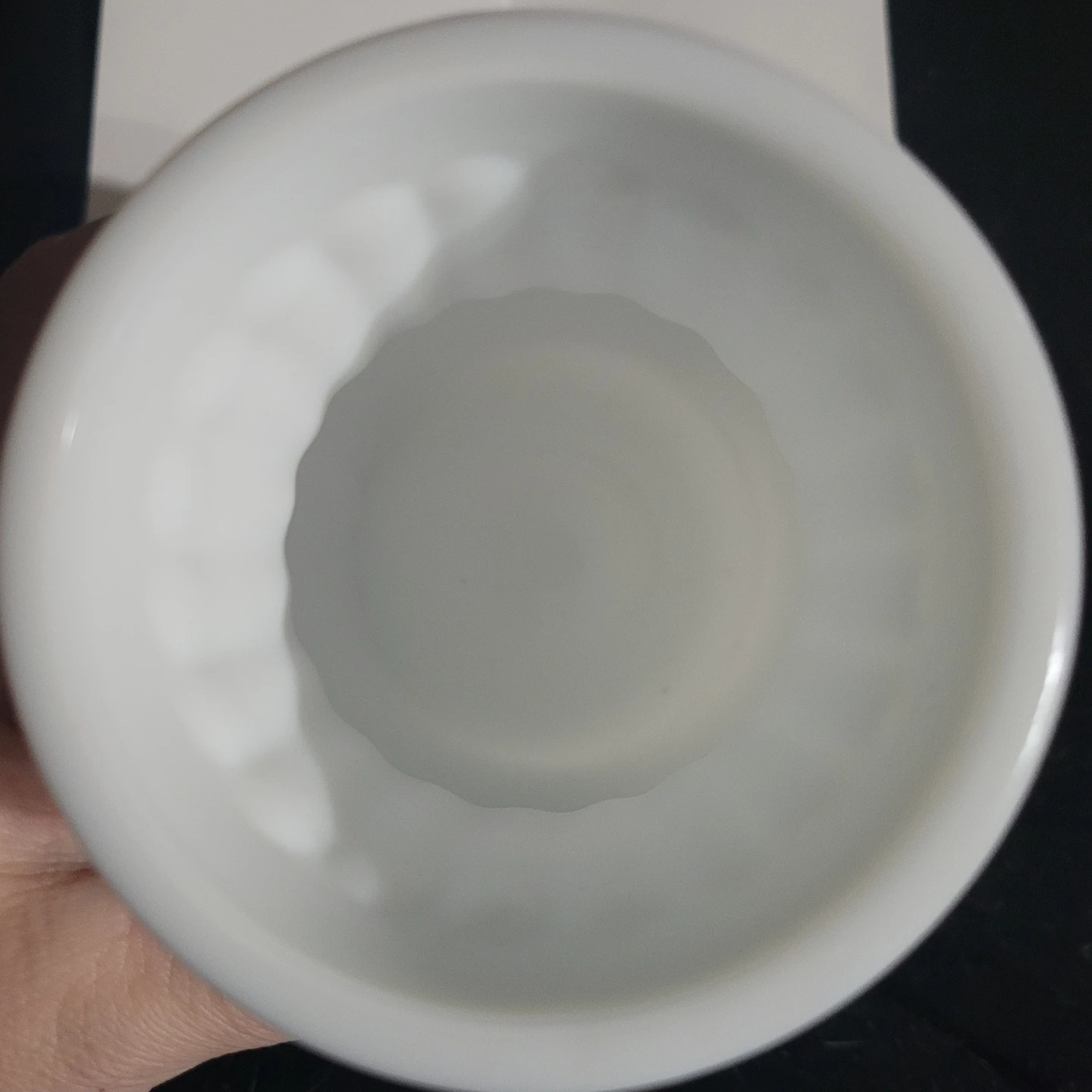 White milk glass jug with blue floral design - photo 3
